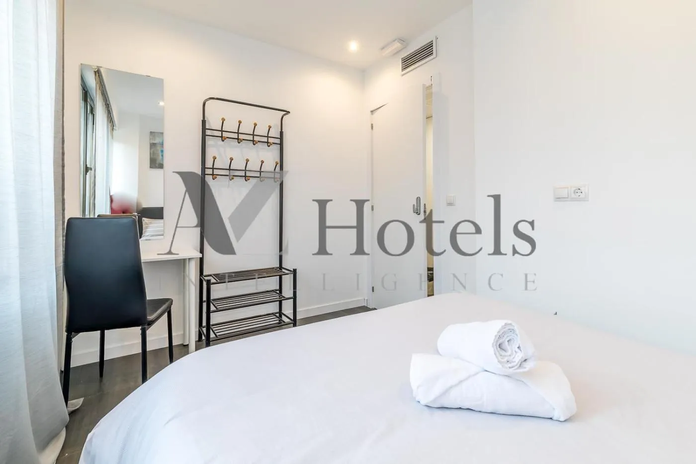 Photo of the whole room, Bed in AYZ Ulises - Auto check-in property