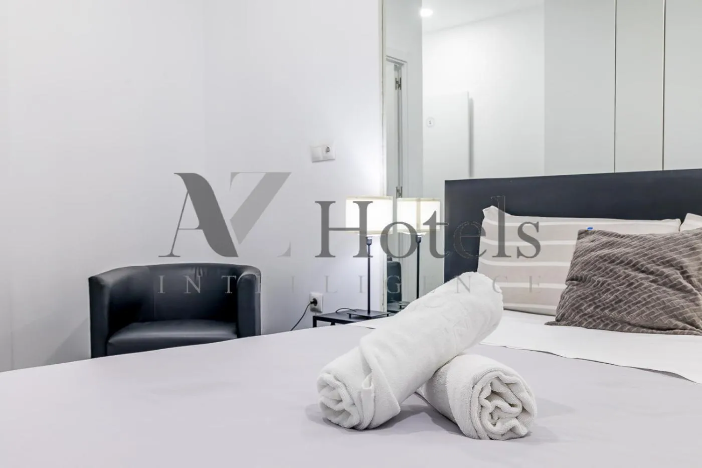 Decorative detail, Bed in AYZ Ulises - Auto check-in property