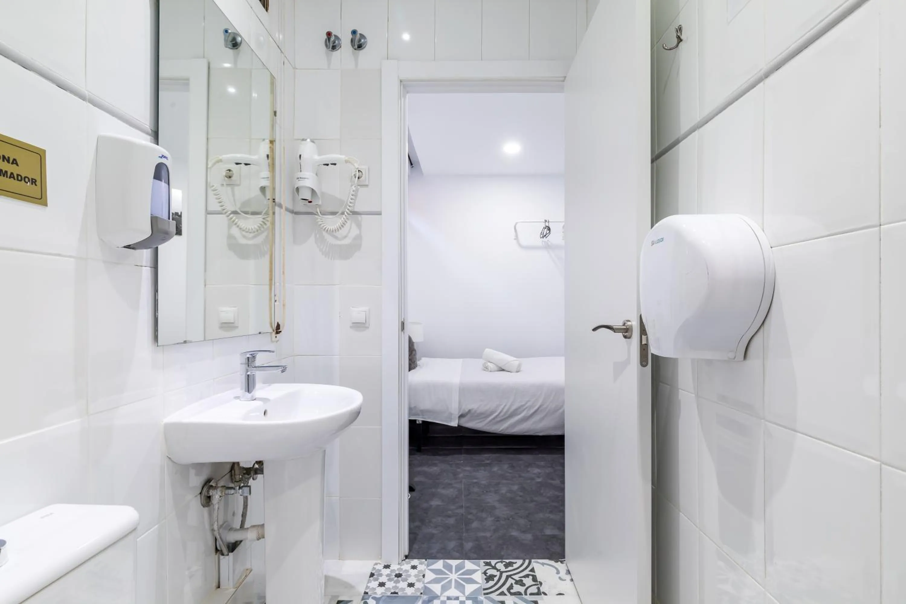 AYZ Ulises - Auto check-in property