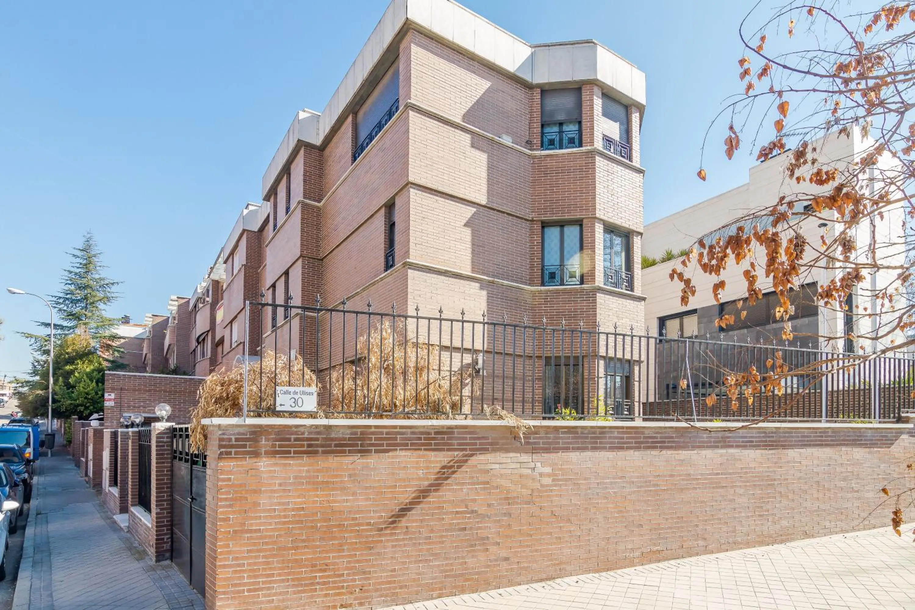 Property building in AYZ Ulises - Auto check-in property