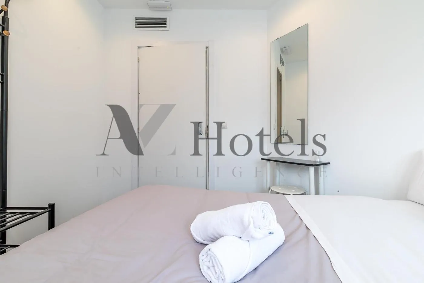 Photo of the whole room, Bed in AYZ Ulises - Auto check-in property