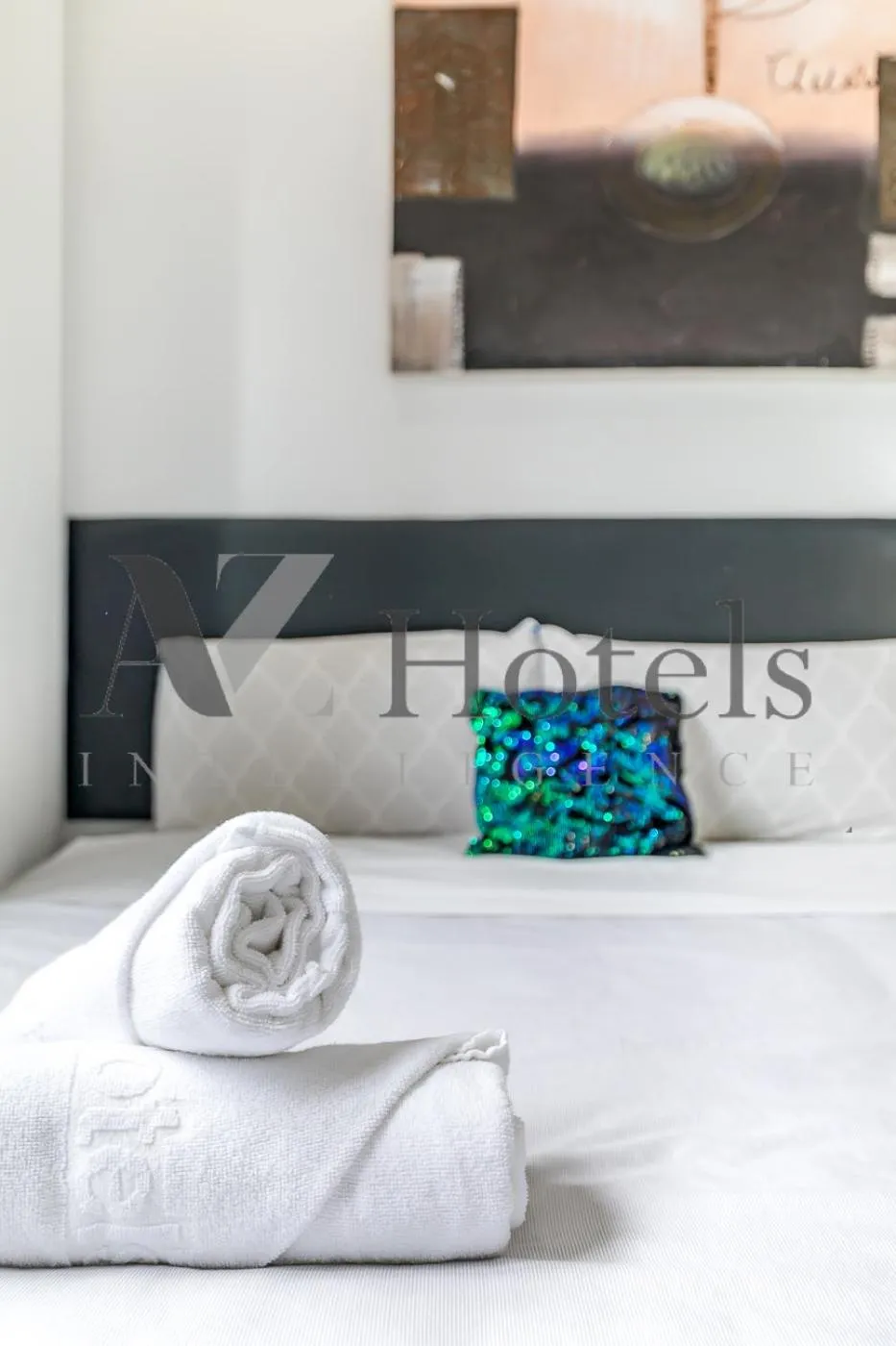 Decorative detail, Bed in AYZ Ulises - Auto check-in property