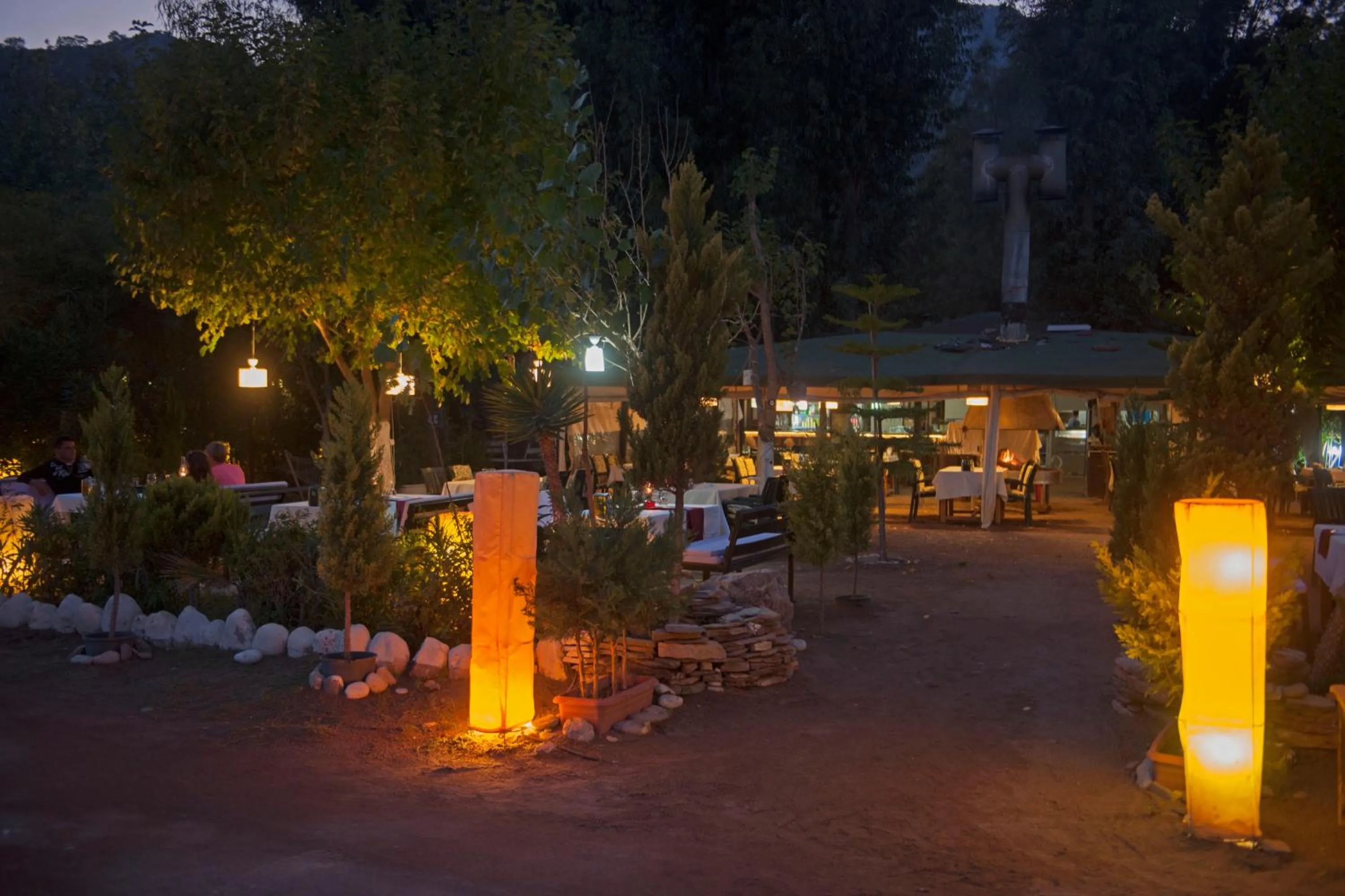 Restaurant/places to eat in Kutle Hotel