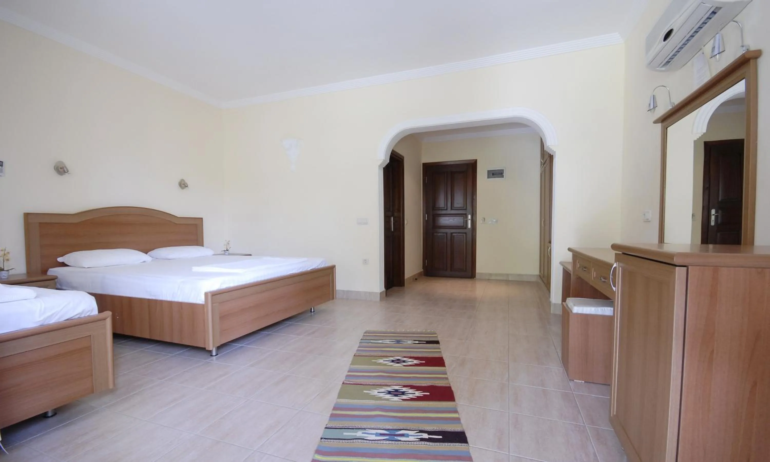 Photo of the whole room, Bed in Kutle Hotel