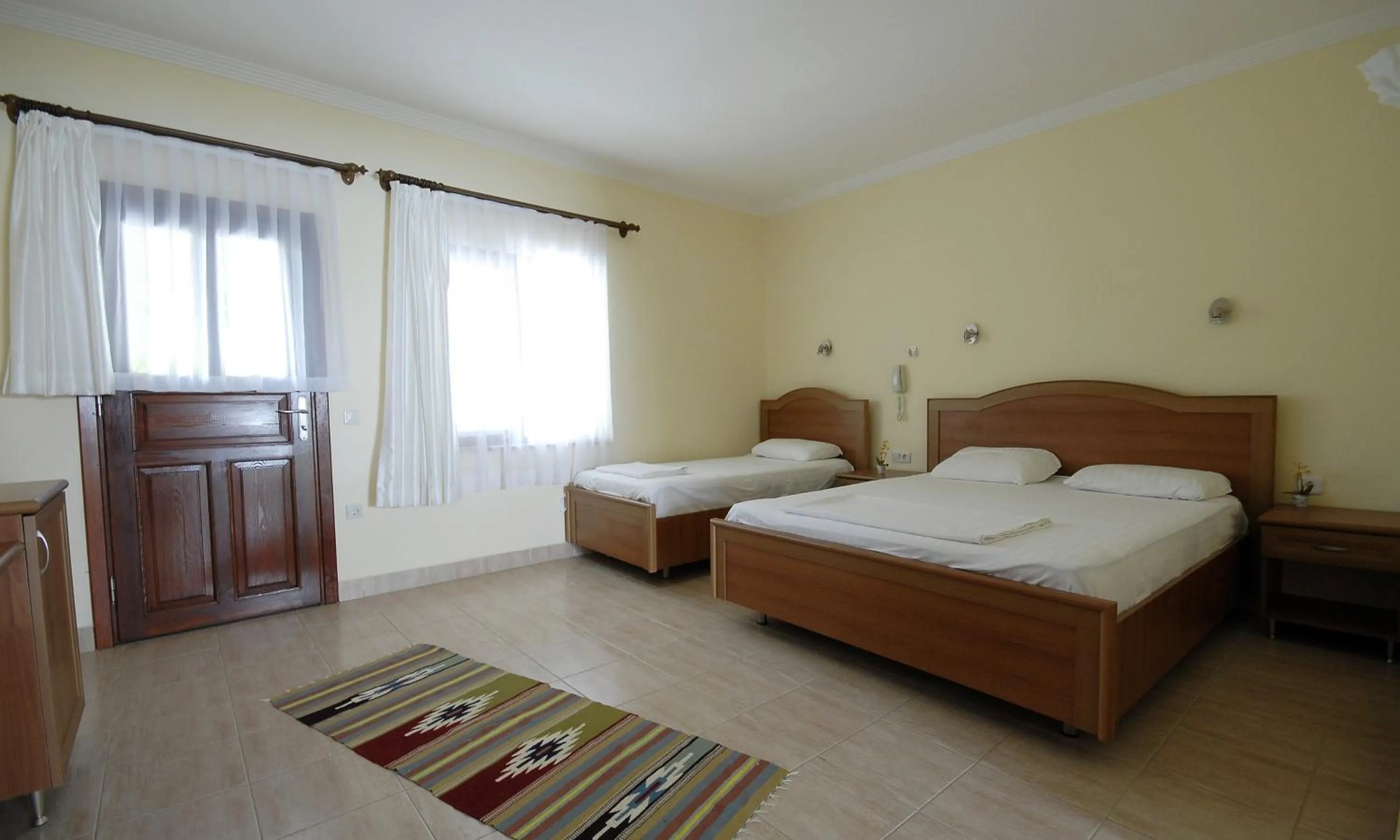 Photo of the whole room, Bed in Kutle Hotel