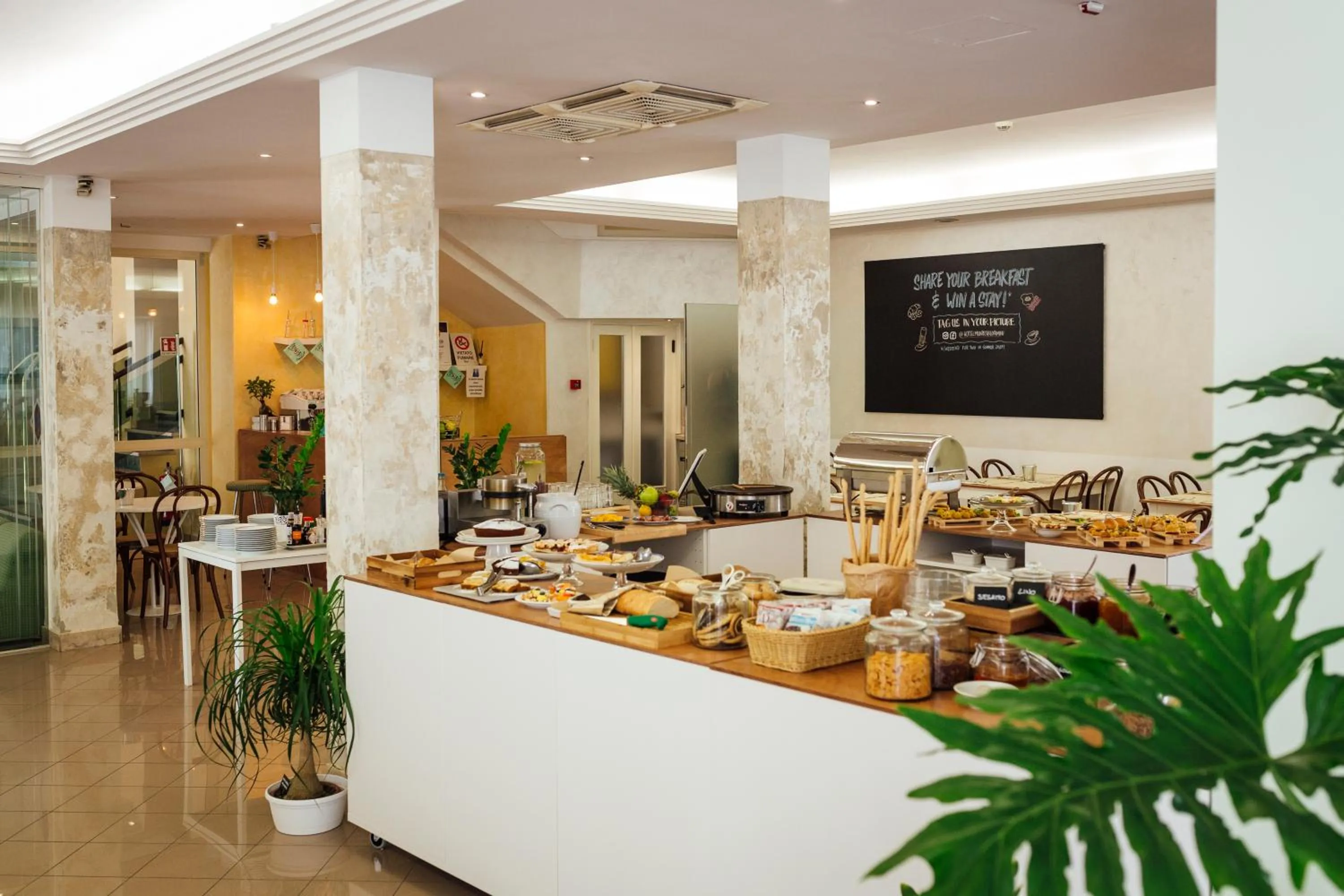 Buffet breakfast in Hotel Montecarlo