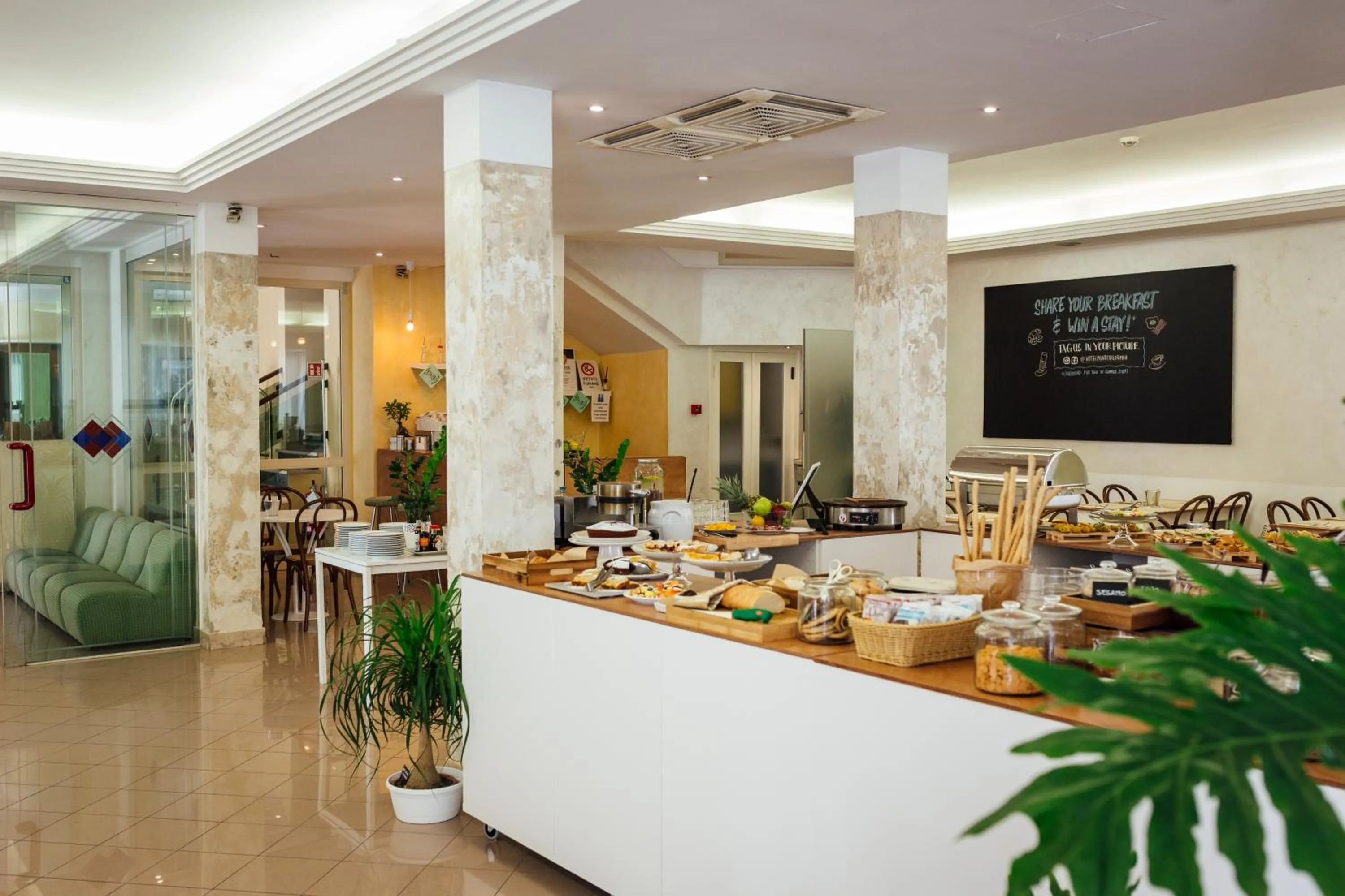 Breakfast in Hotel Montecarlo