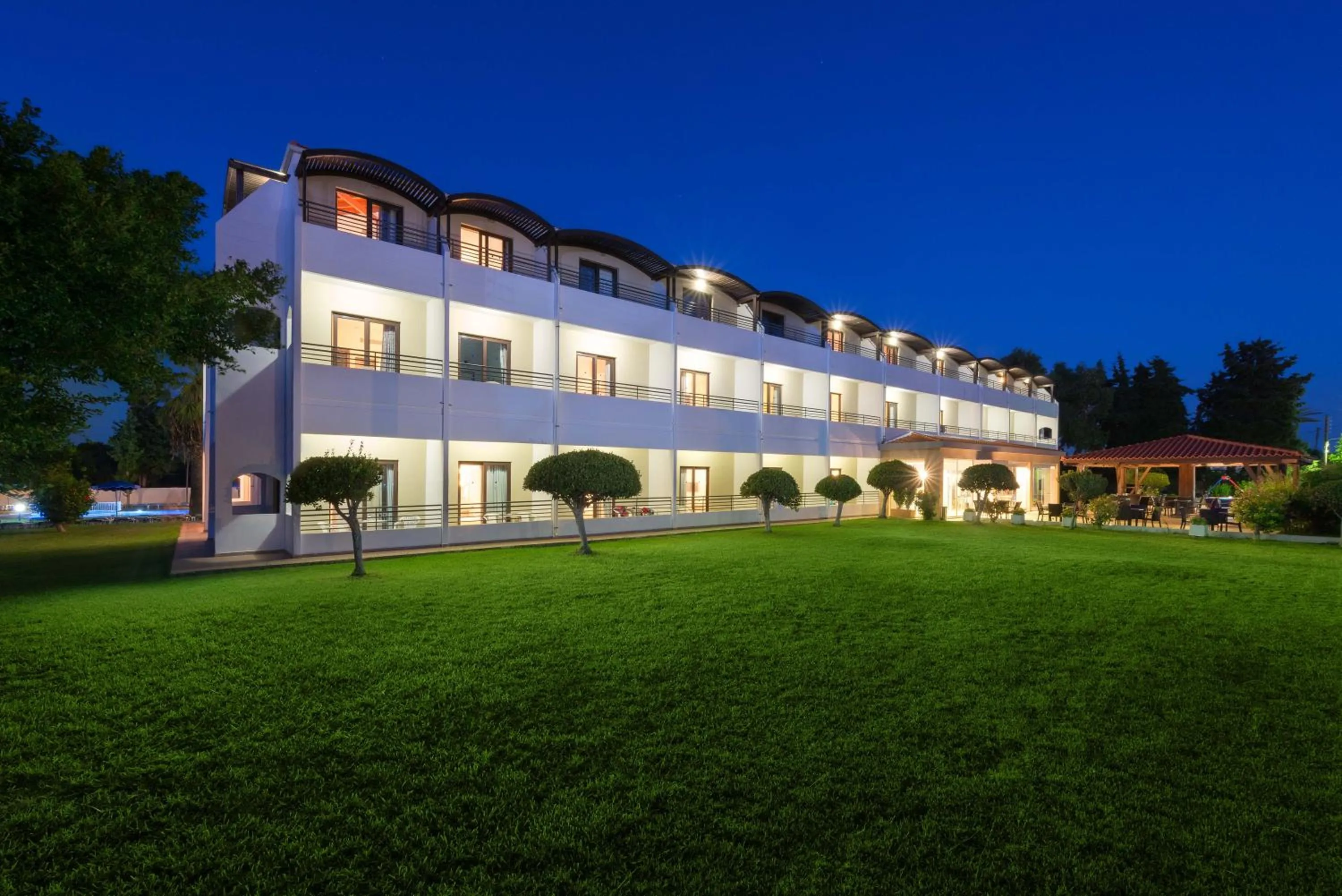 Facade/entrance in Matoula Beach