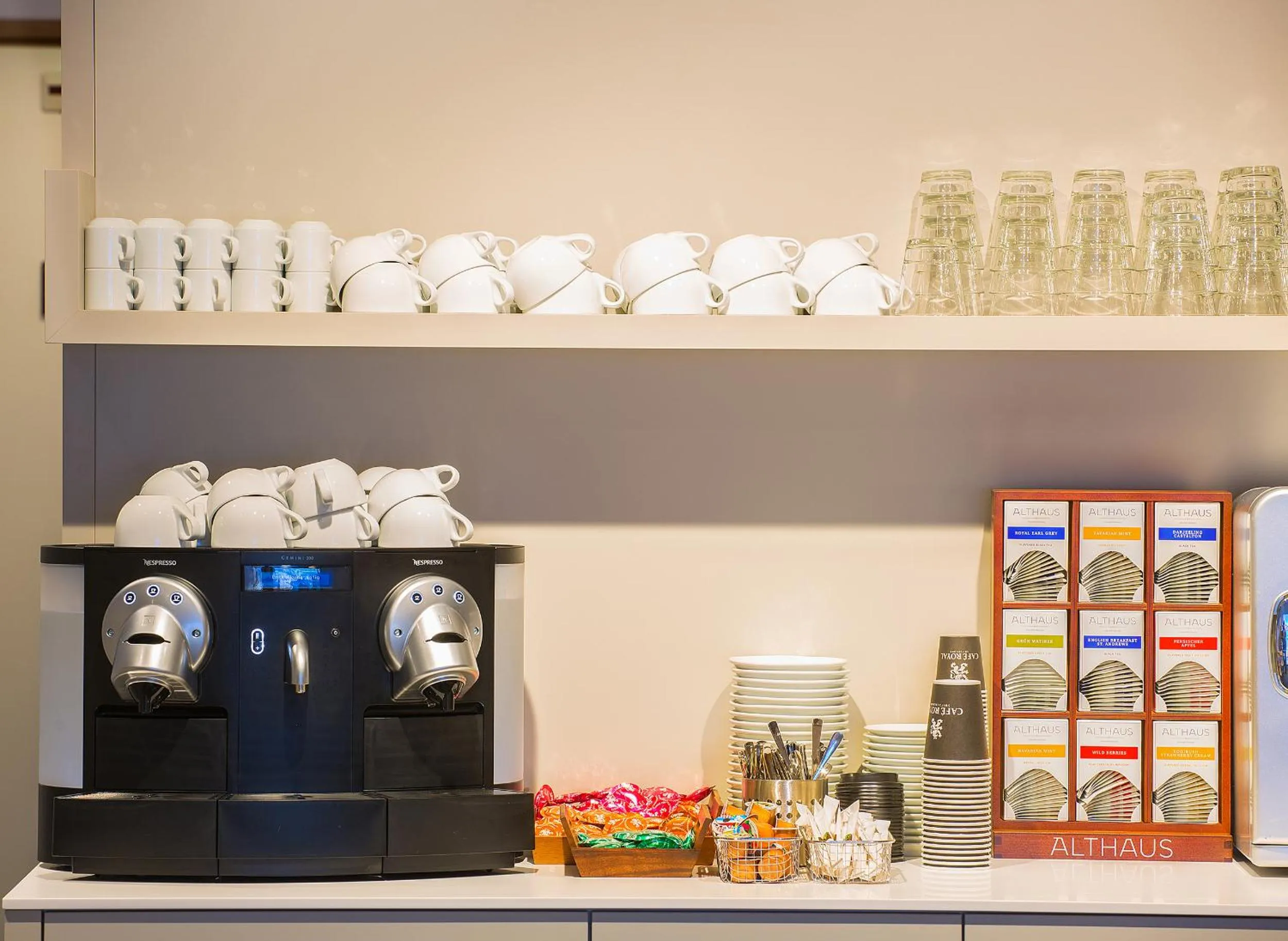 Communal lounge/ TV room in b_smart motel Landquart