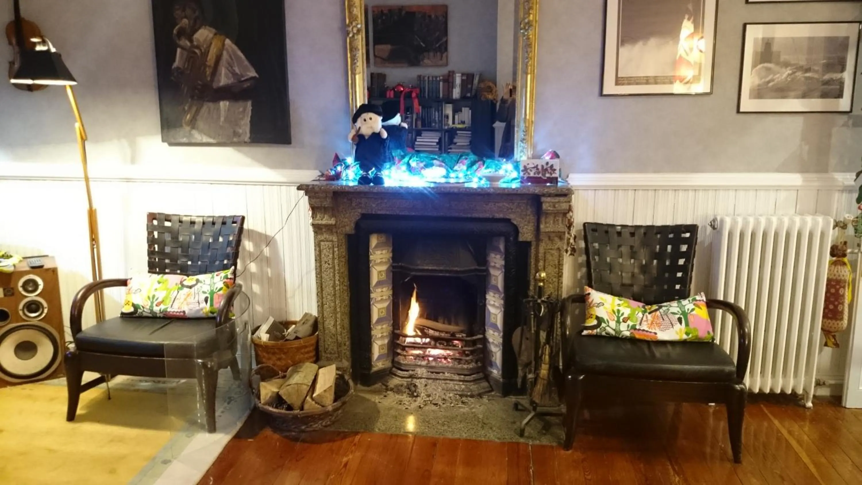 Communal lounge/ TV room in Hotel Ormazabal