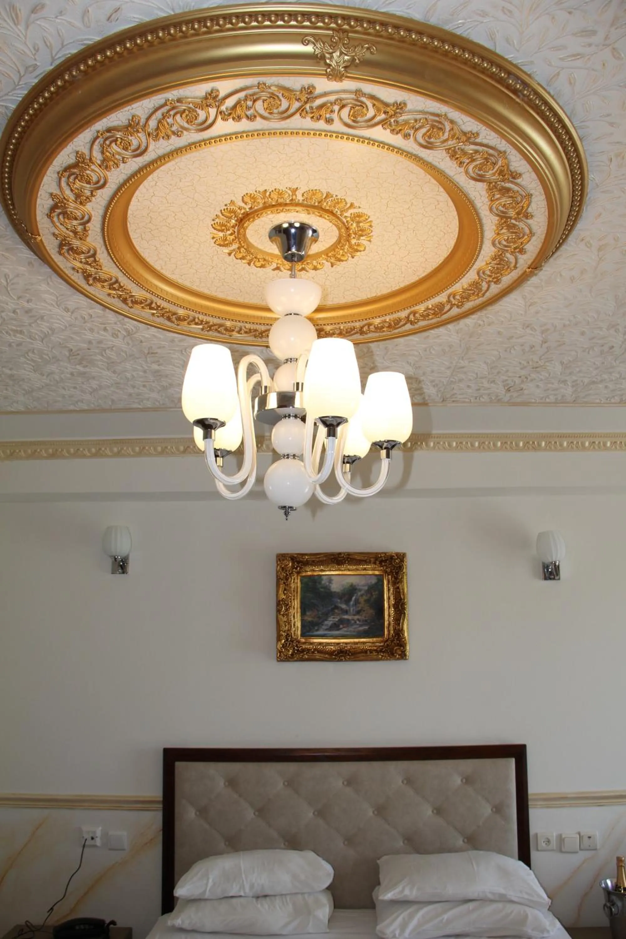 Bed in Hotel Suites Bat Yam