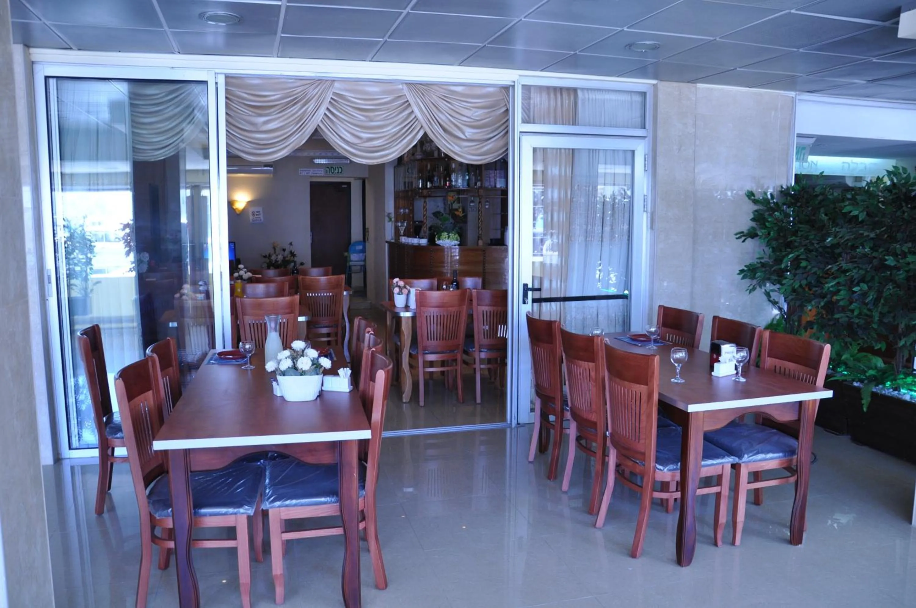 Patio in Hotel Suites Bat Yam