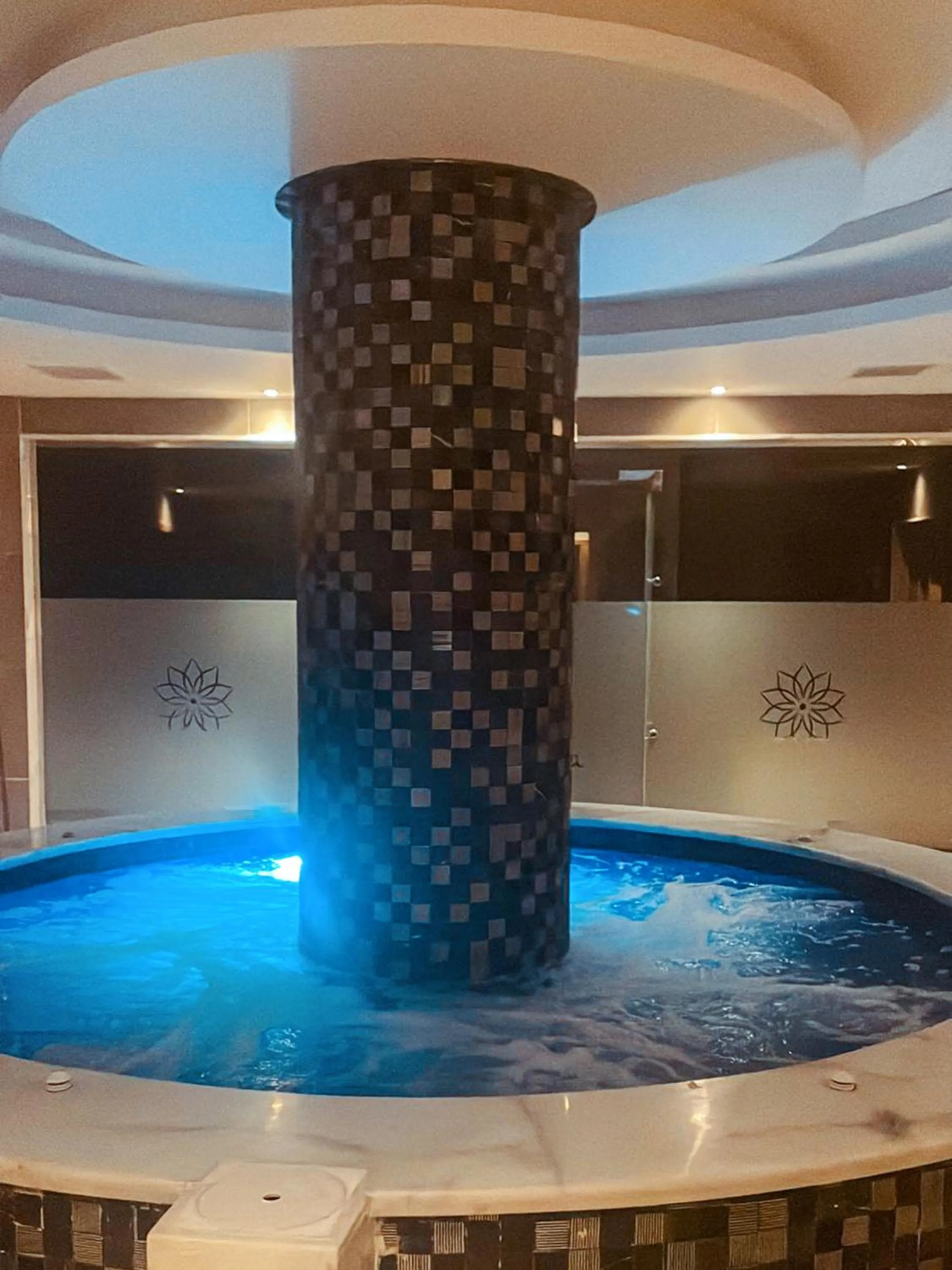 Hot Tub in Calimera Blend Paradise