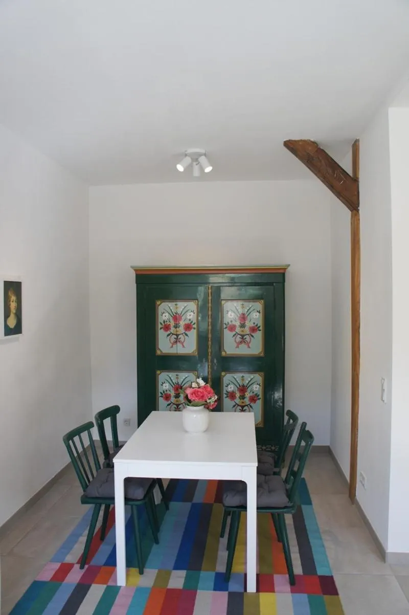 Seating area in Herberge Hof Armada