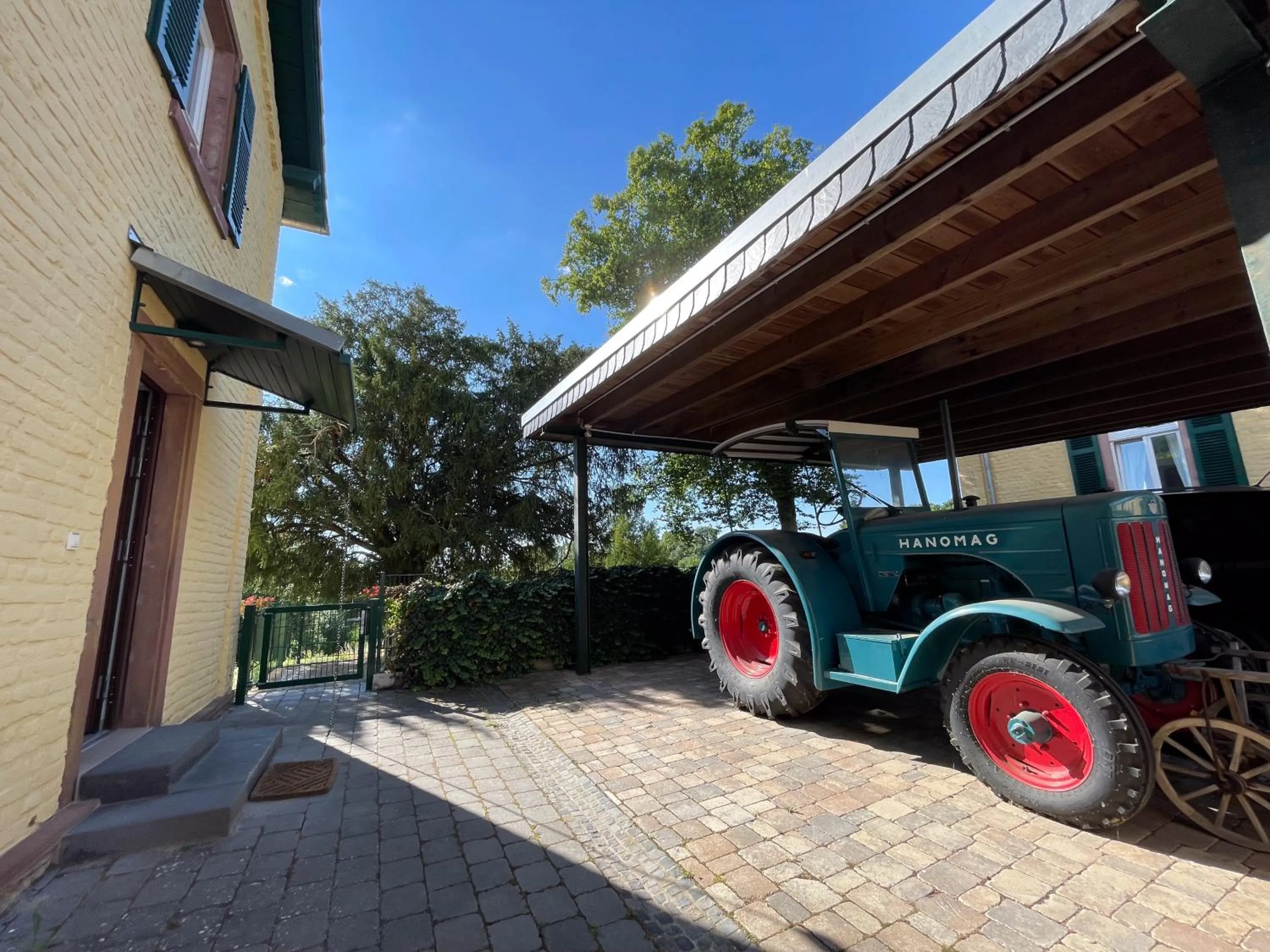 Facade/entrance in Herberge Hof Armada