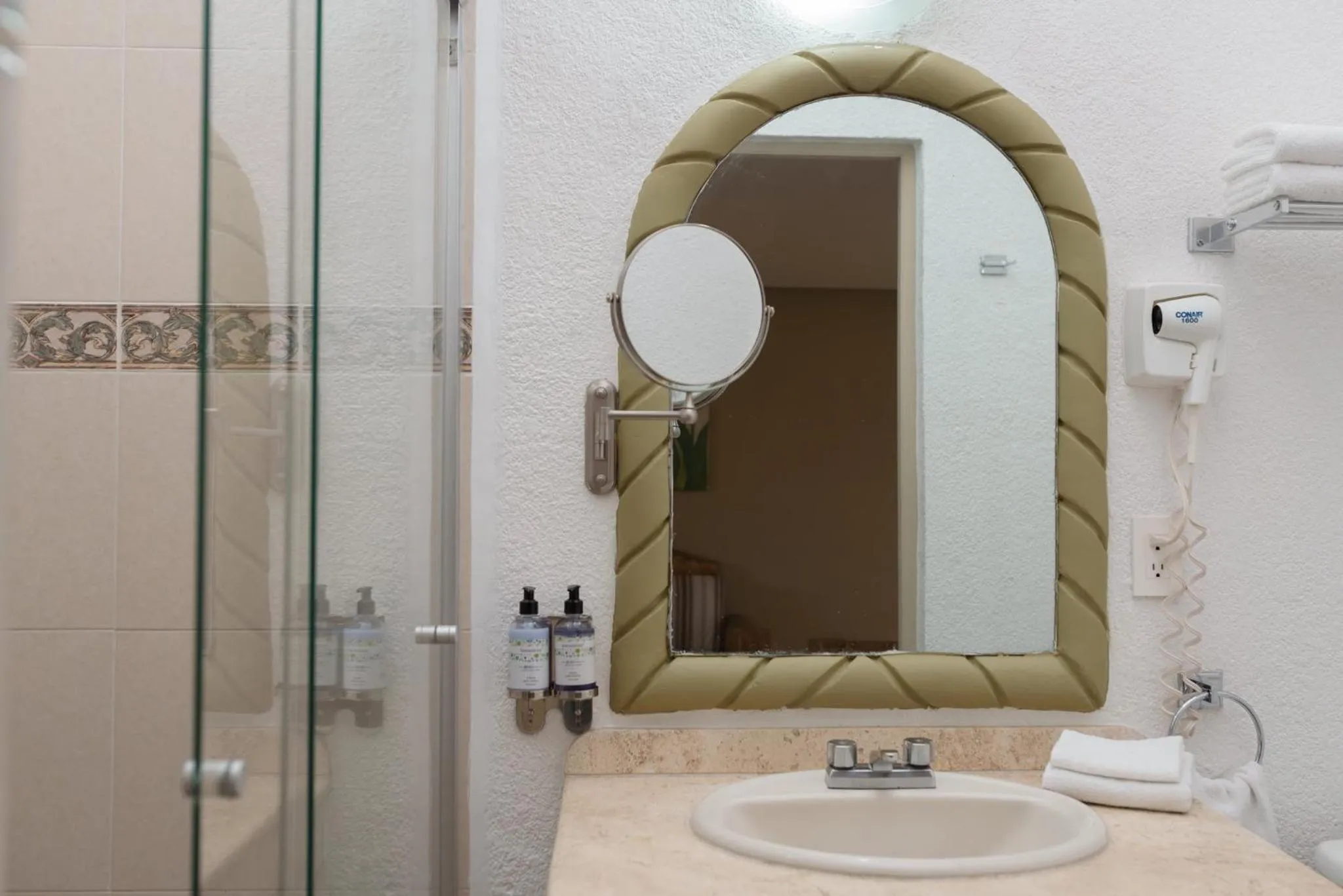 Photo of the whole room in Gamma Cuernavaca Puerta Paraiso