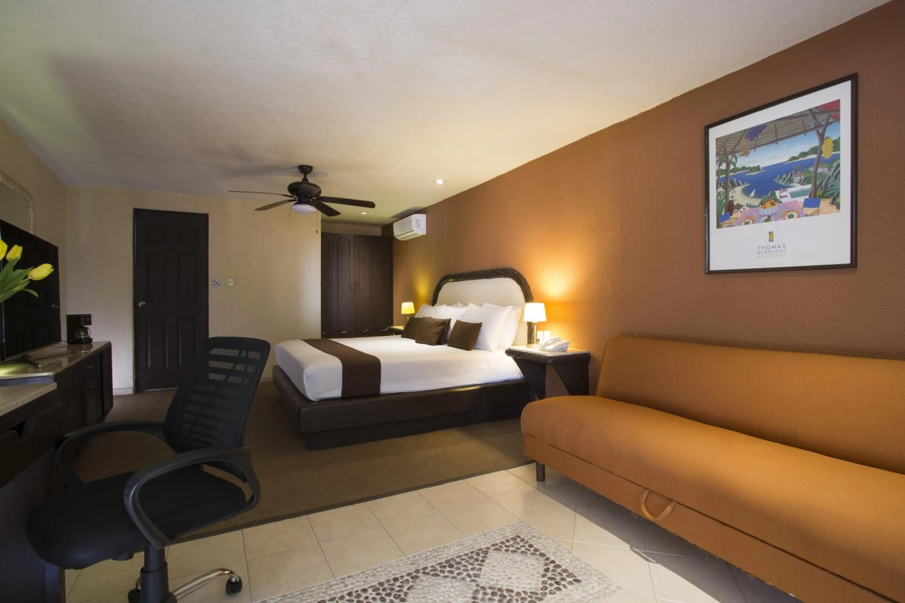 Photo of the whole room, Bed in Gamma Cuernavaca Puerta Paraiso