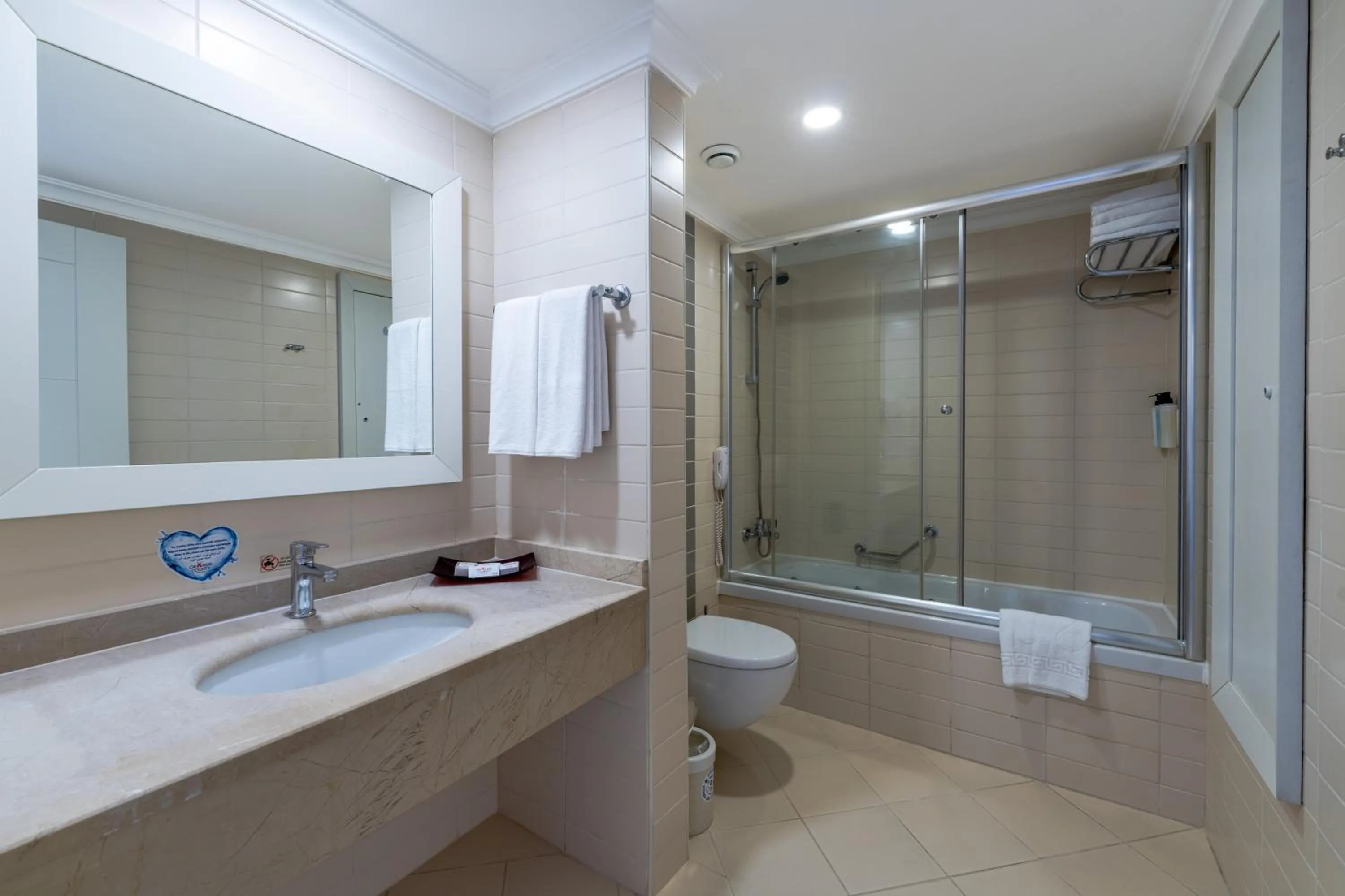 Shower in Orange County Belek