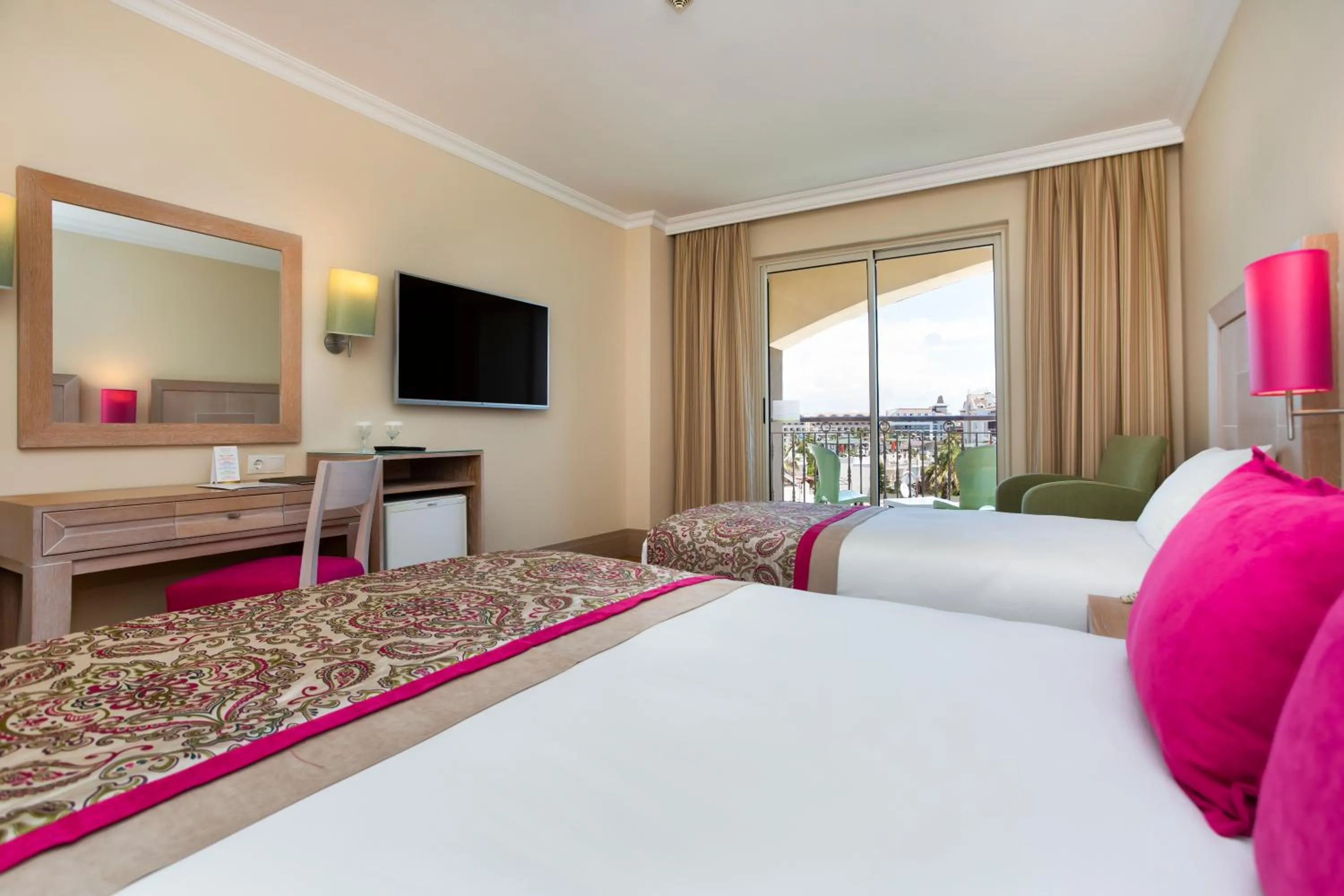 Bed in Orange County Belek