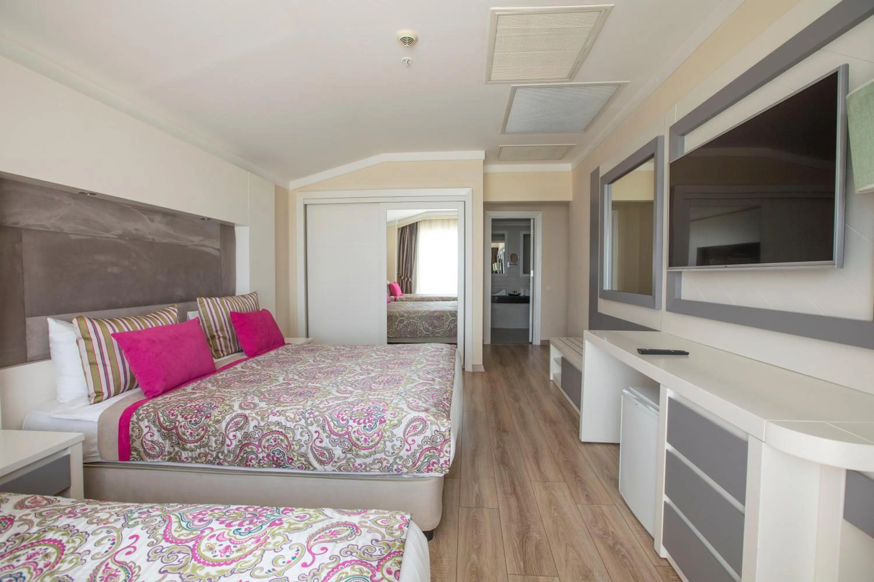 Bed in Orange County Belek