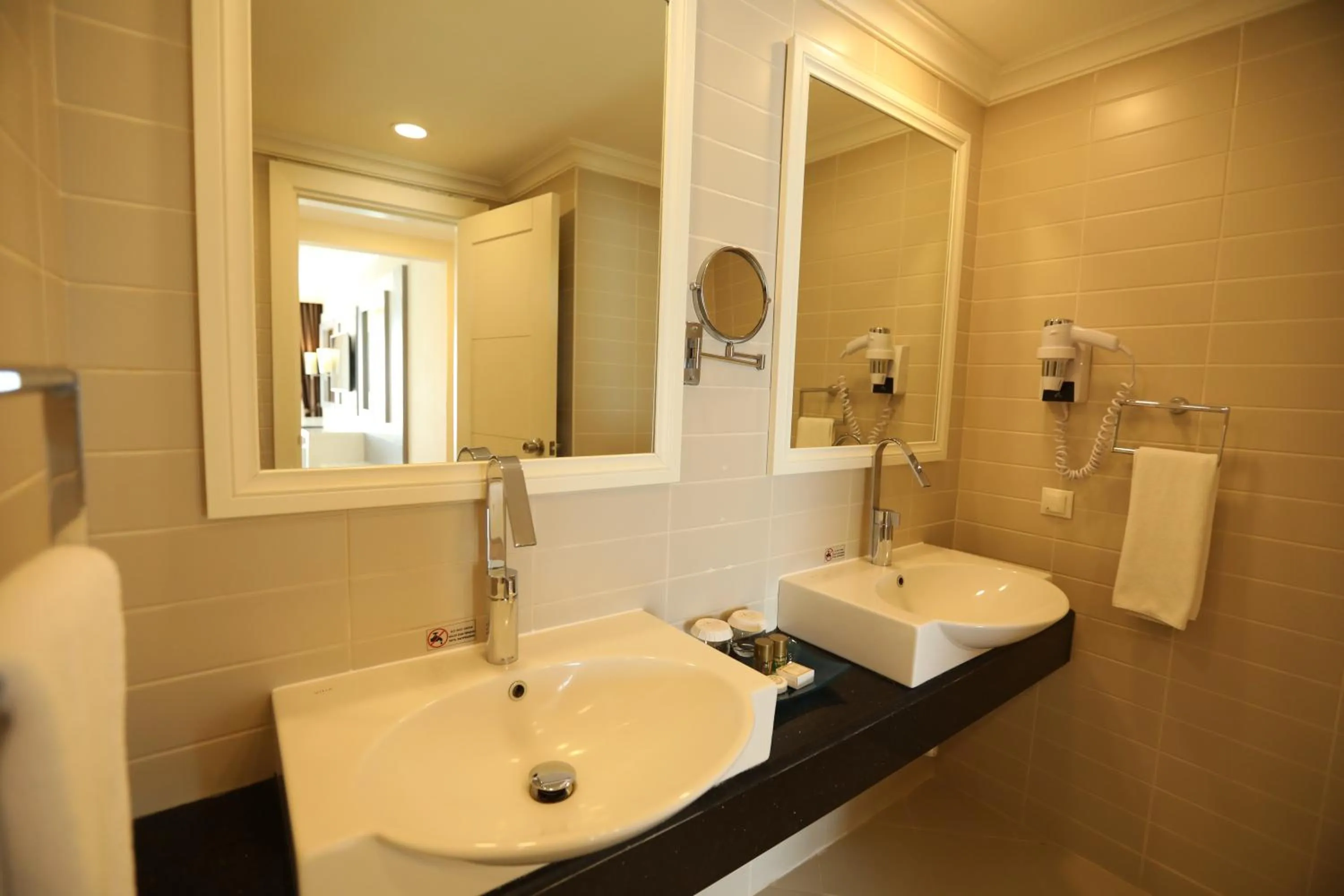 Bathroom in Orange County Belek