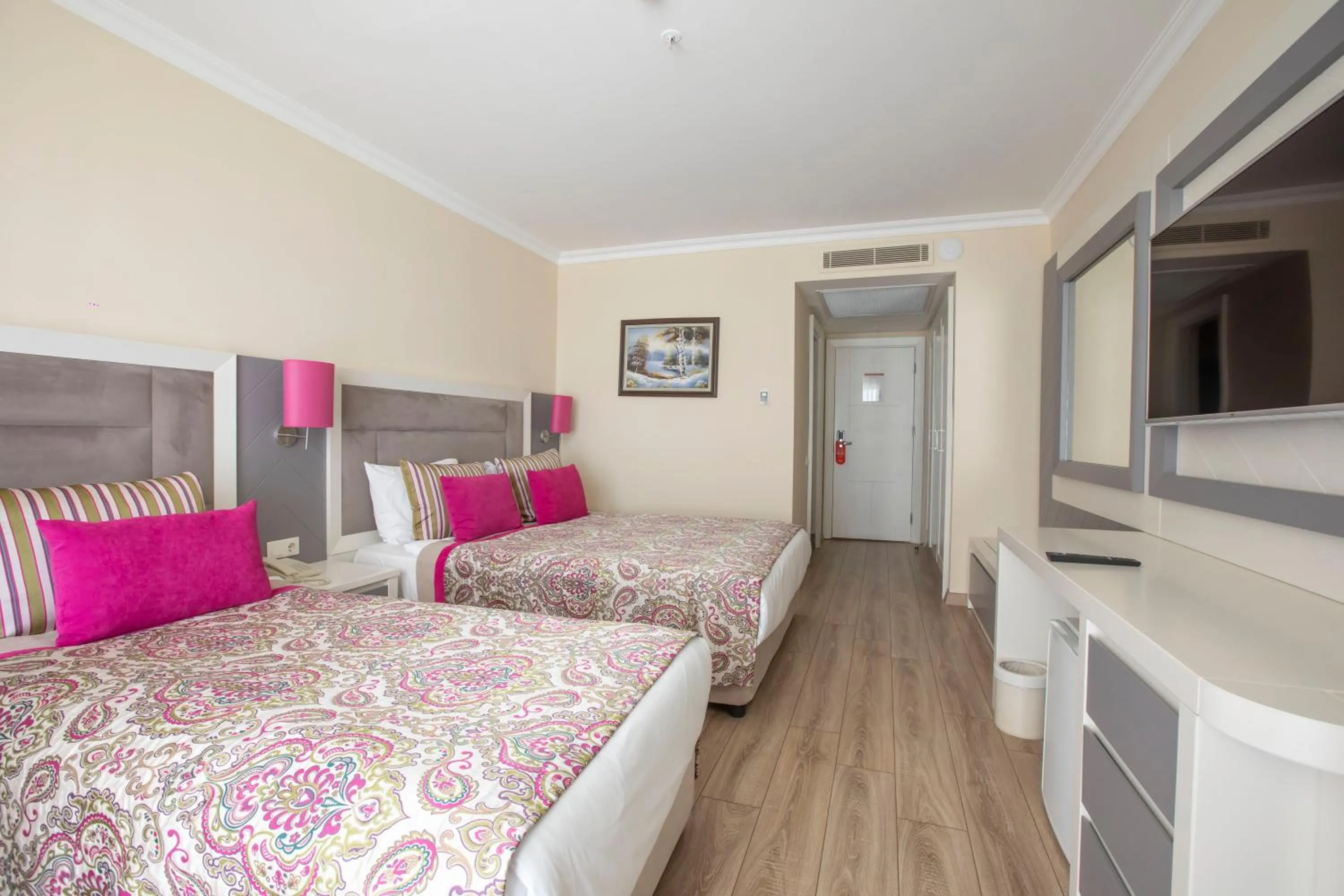 Bed in Orange County Belek