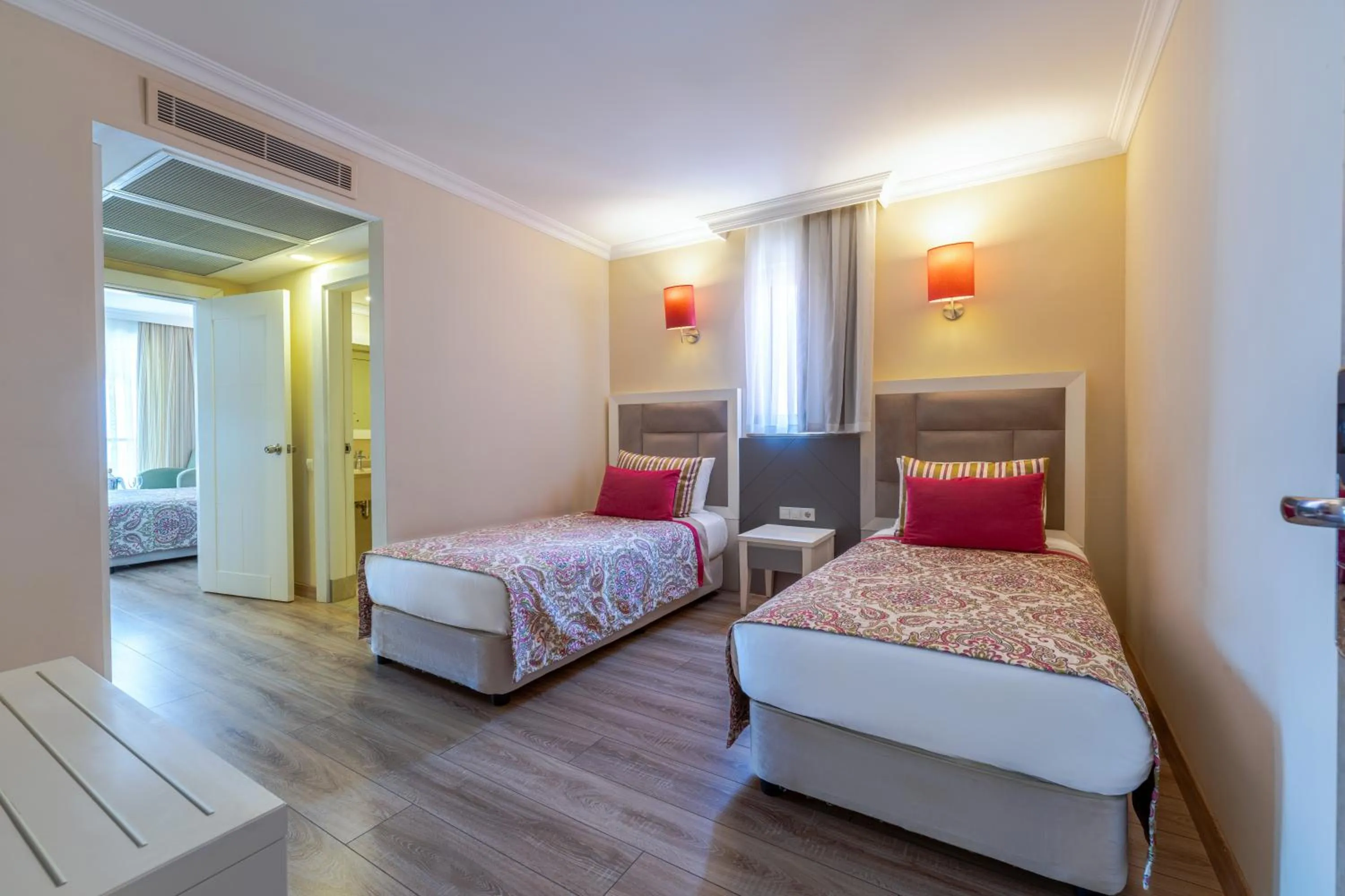 Bed in Orange County Belek