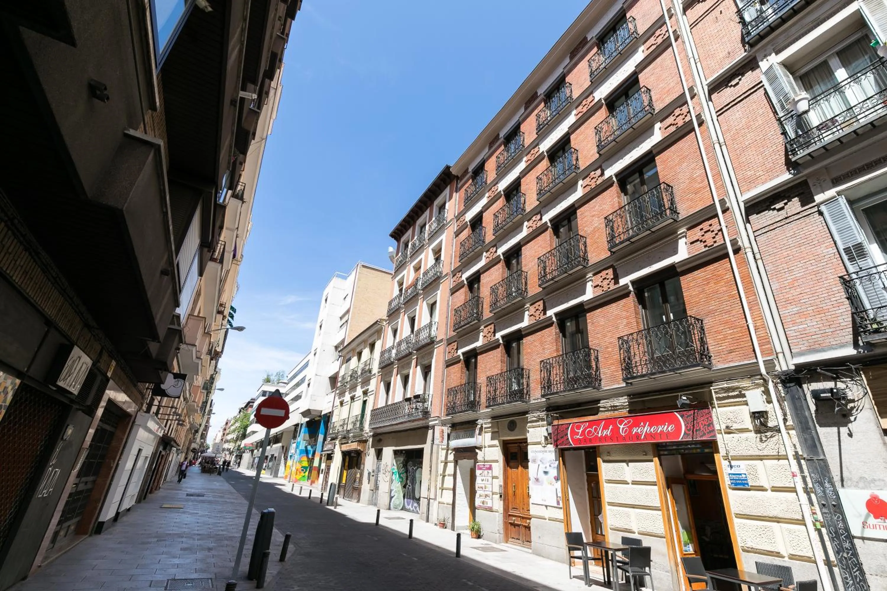 Facade/entrance in Feelathome Madrid Suites Apartments