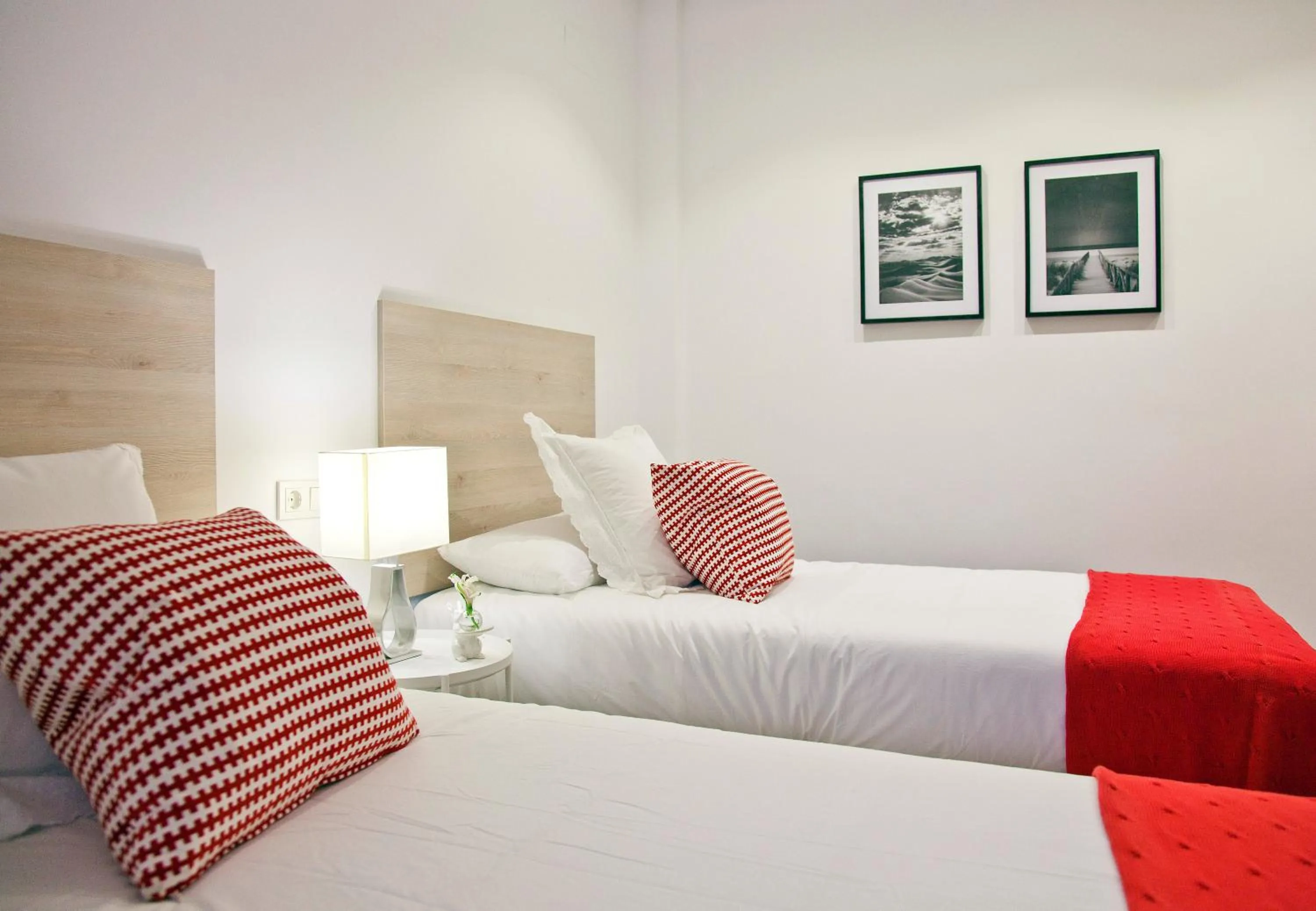 Photo of the whole room, Bed in Feelathome Madrid Suites Apartments