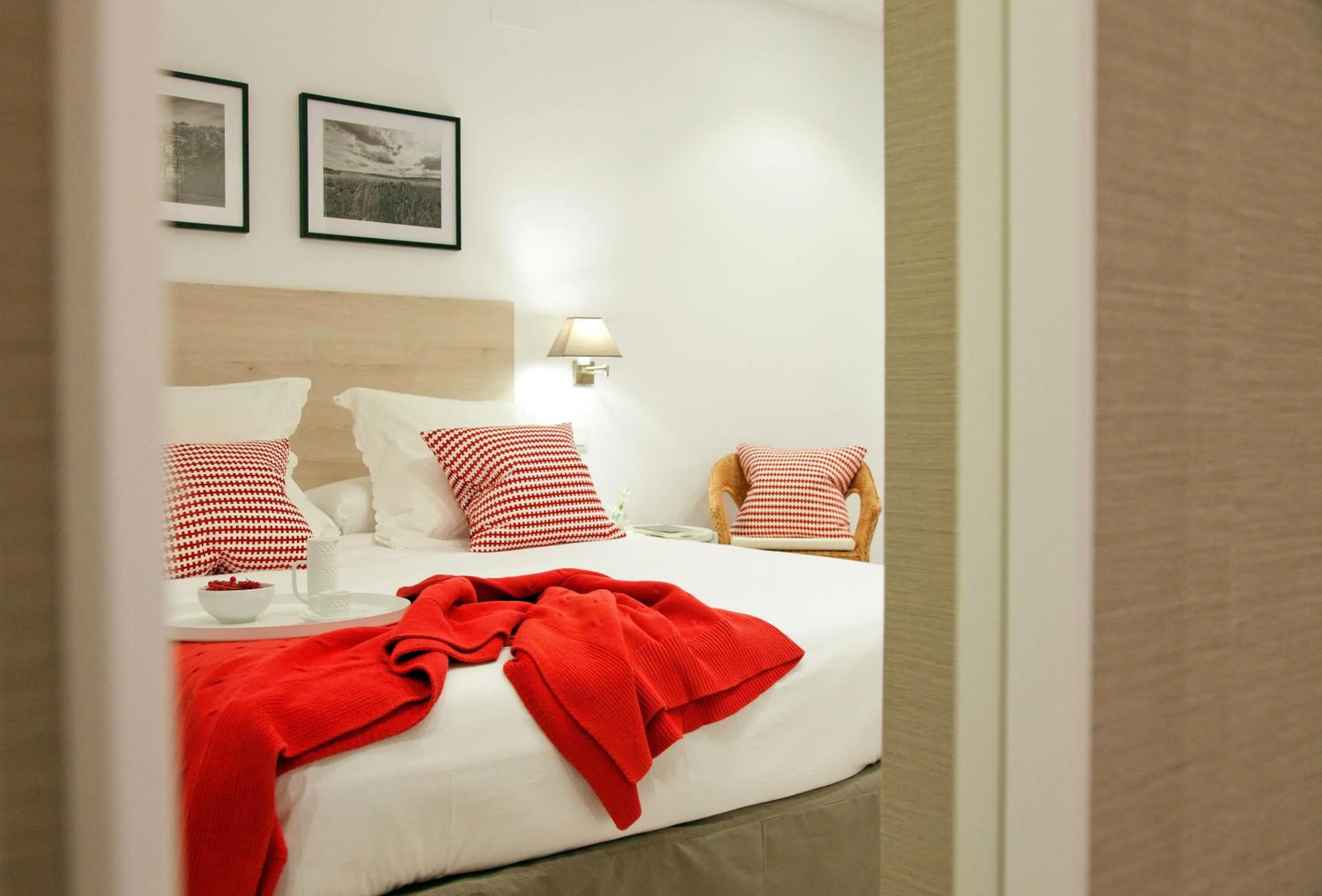 Bedroom, Bed in Feelathome Madrid Suites Apartments