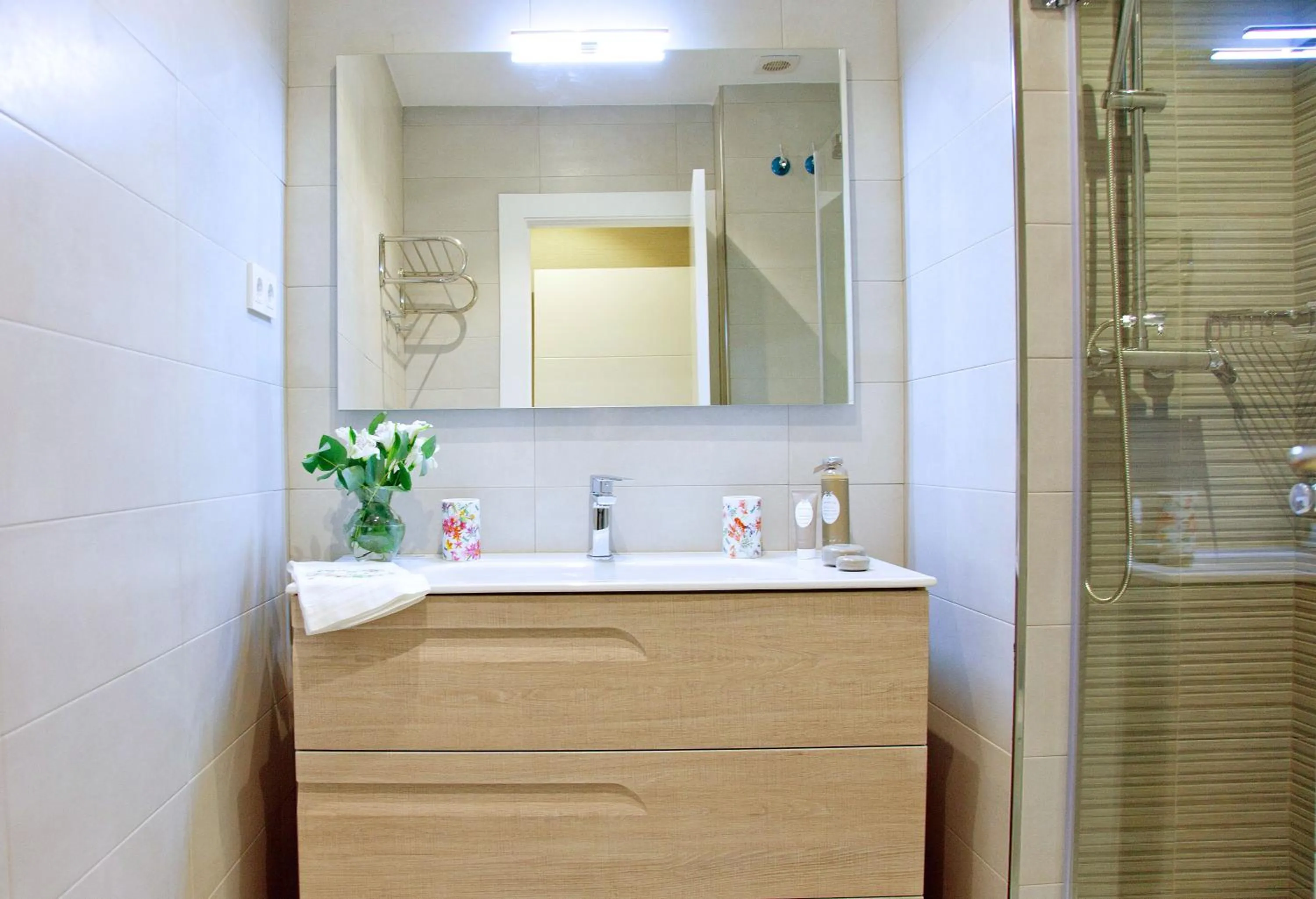 Bathroom in Feelathome Madrid Suites Apartments