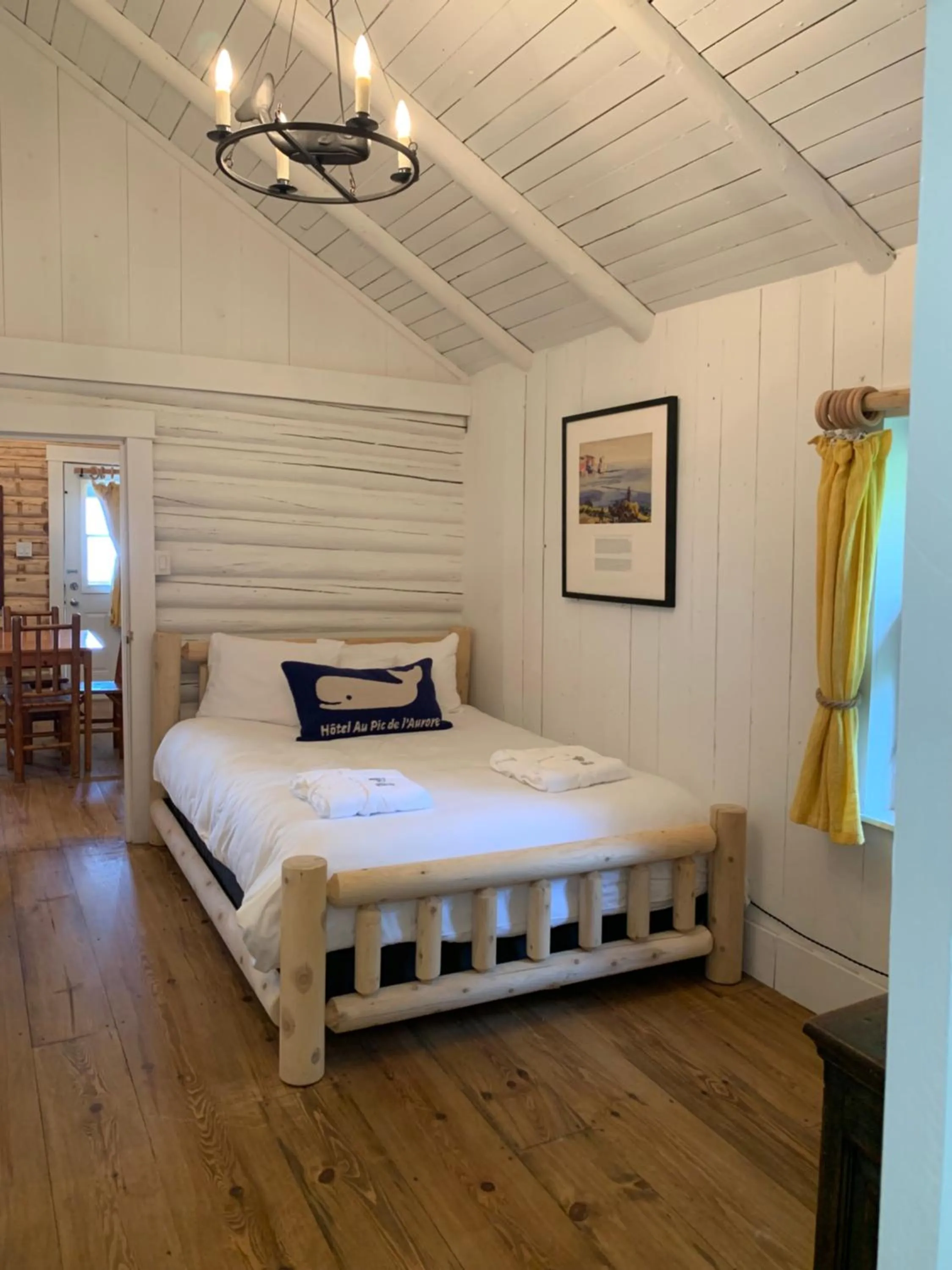 Bedroom, Bed in Au Pic de l'Aurore Motel-Chalets