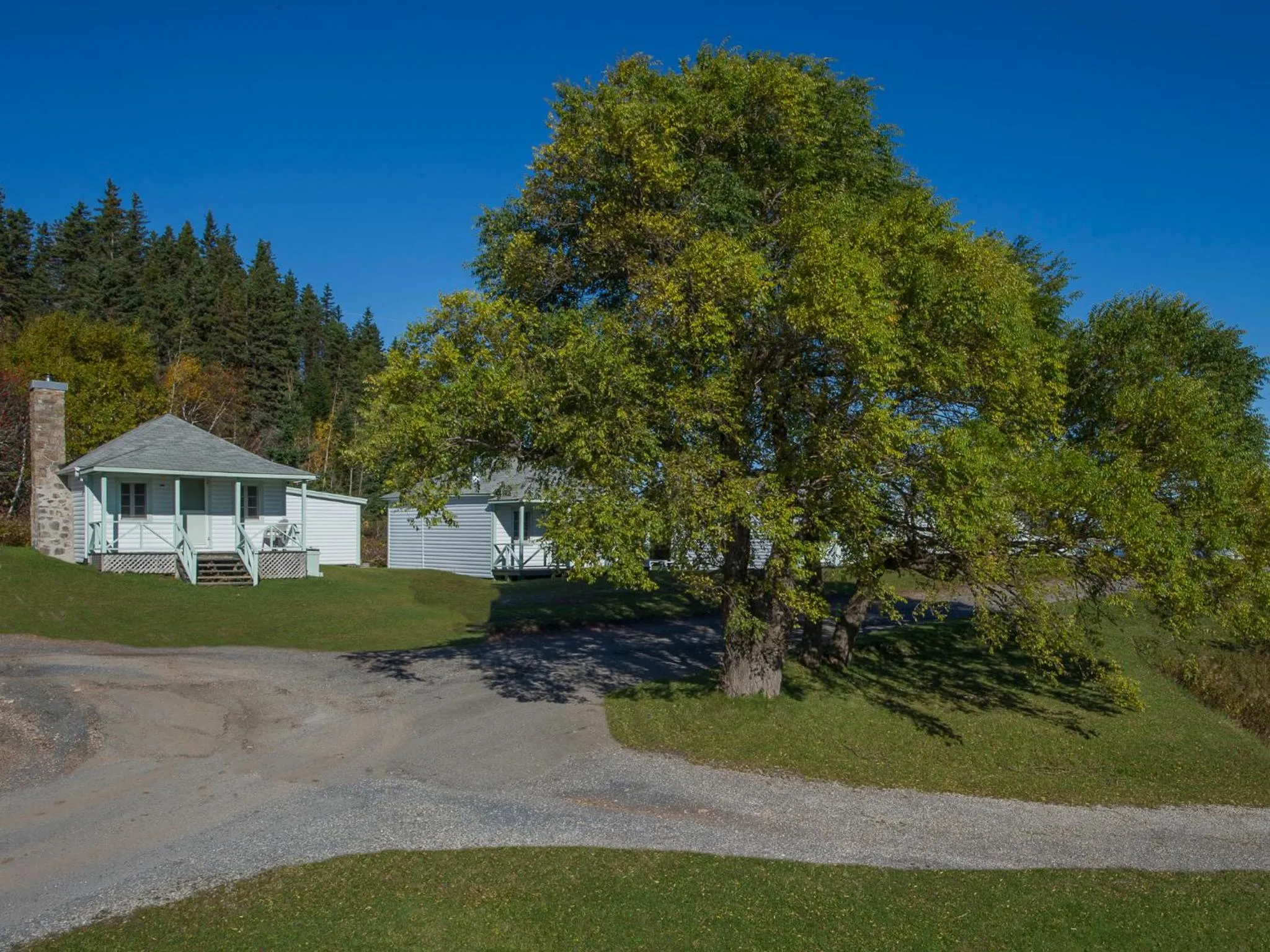 Facade/entrance in Au Pic de l'Aurore Motel-Chalets