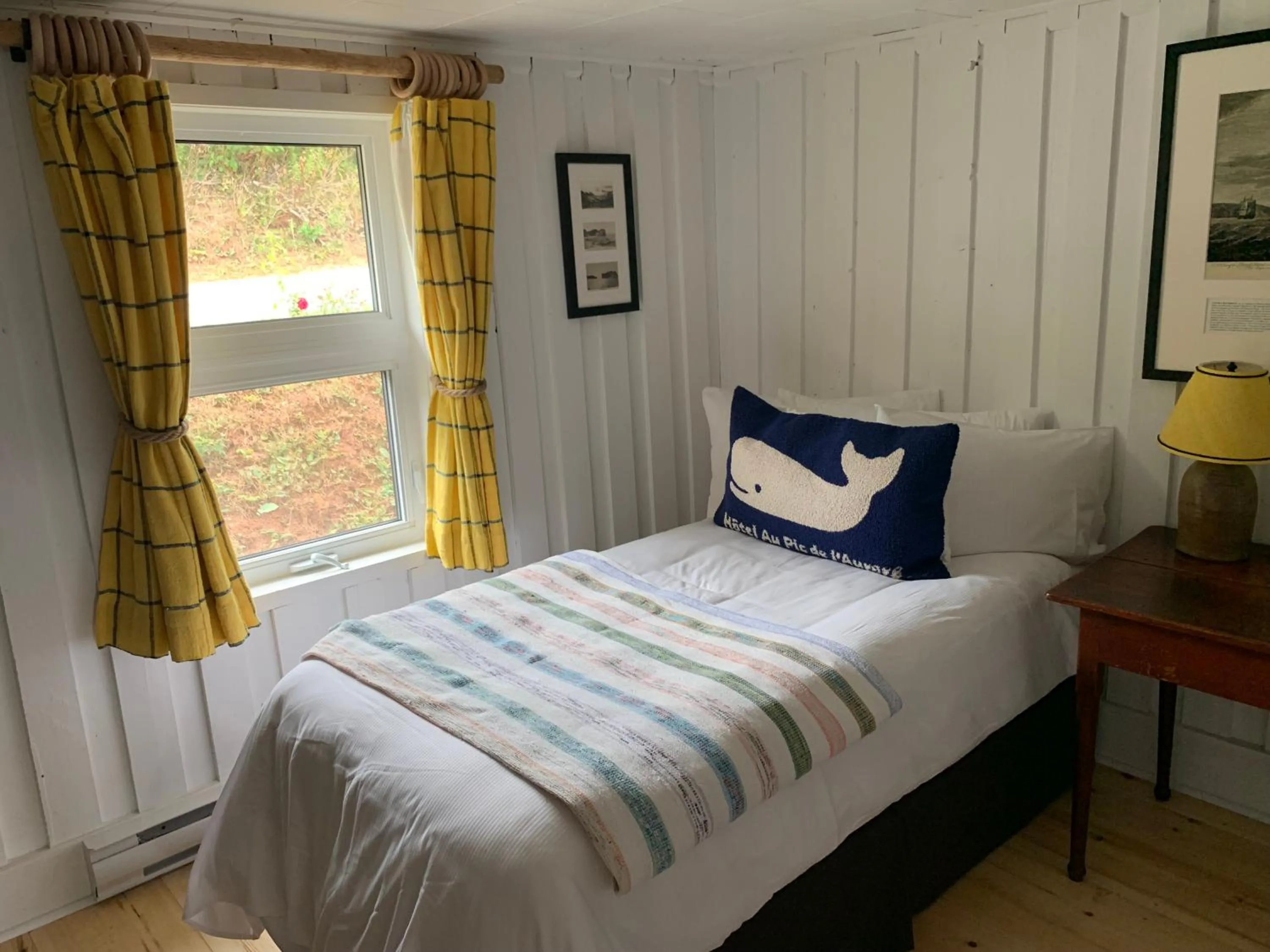 Bedroom, Bed in Au Pic de l'Aurore Motel-Chalets