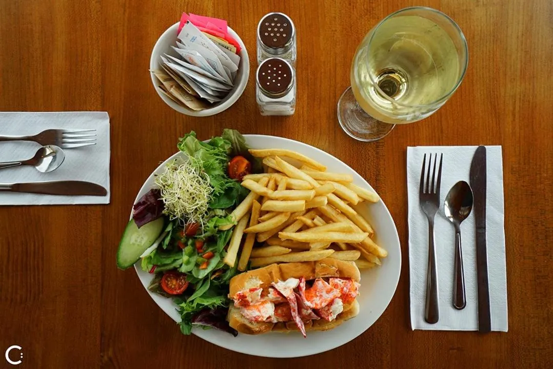 Restaurant/places to eat in Hotel-Motel Fleur de Lys