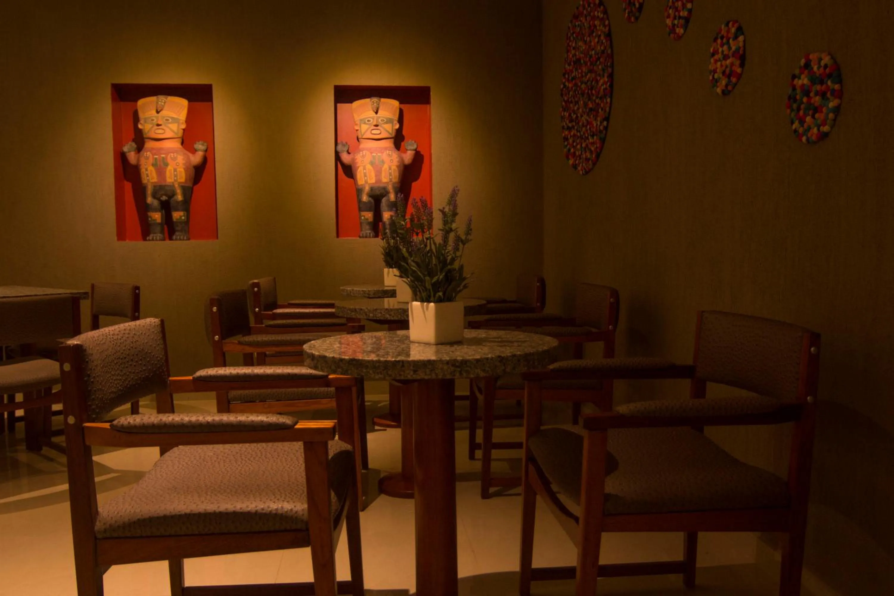 Restaurant/places to eat in Tambo Dos de Mayo