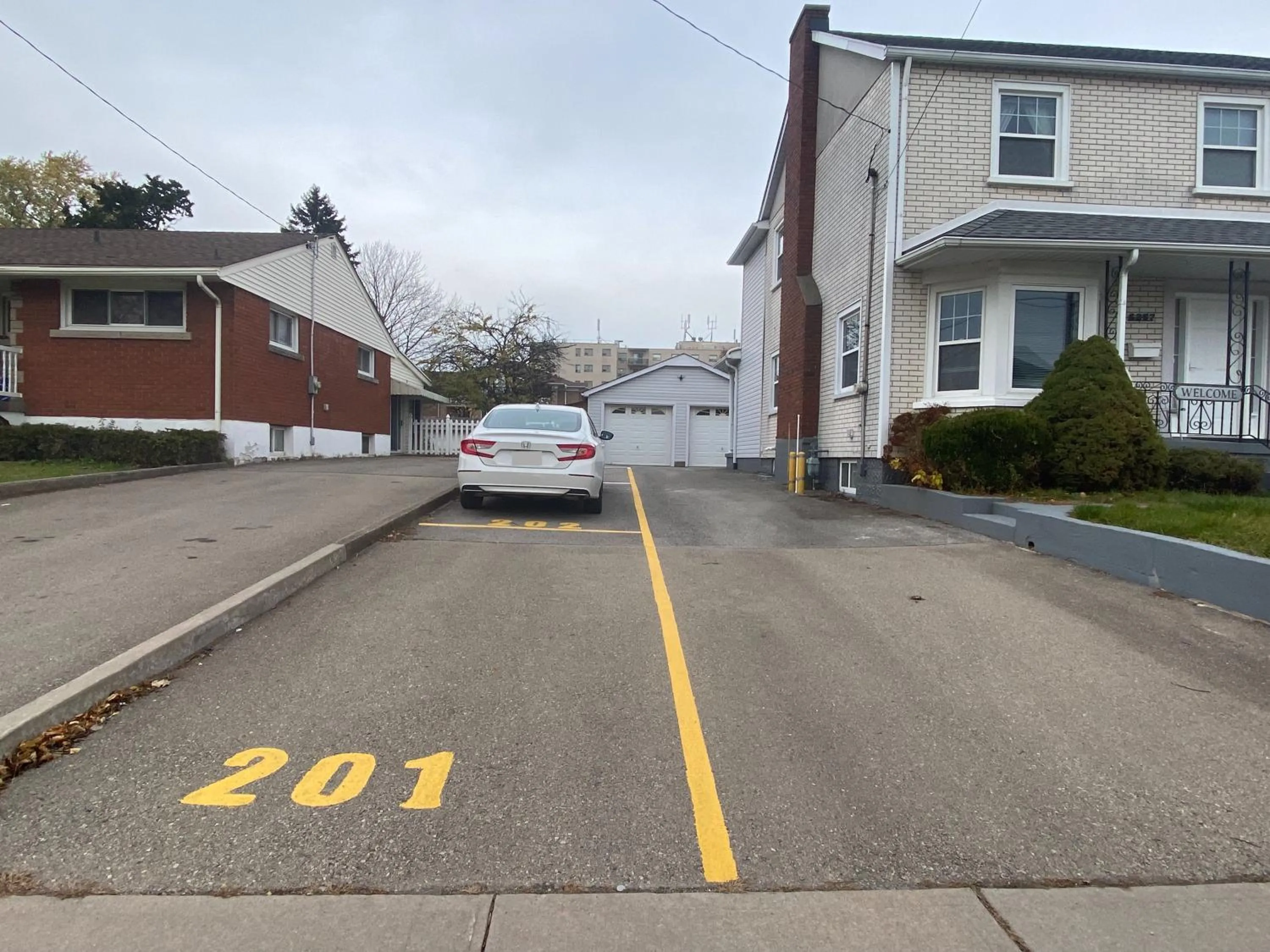 Parking in Anna's Bed & Breakfast