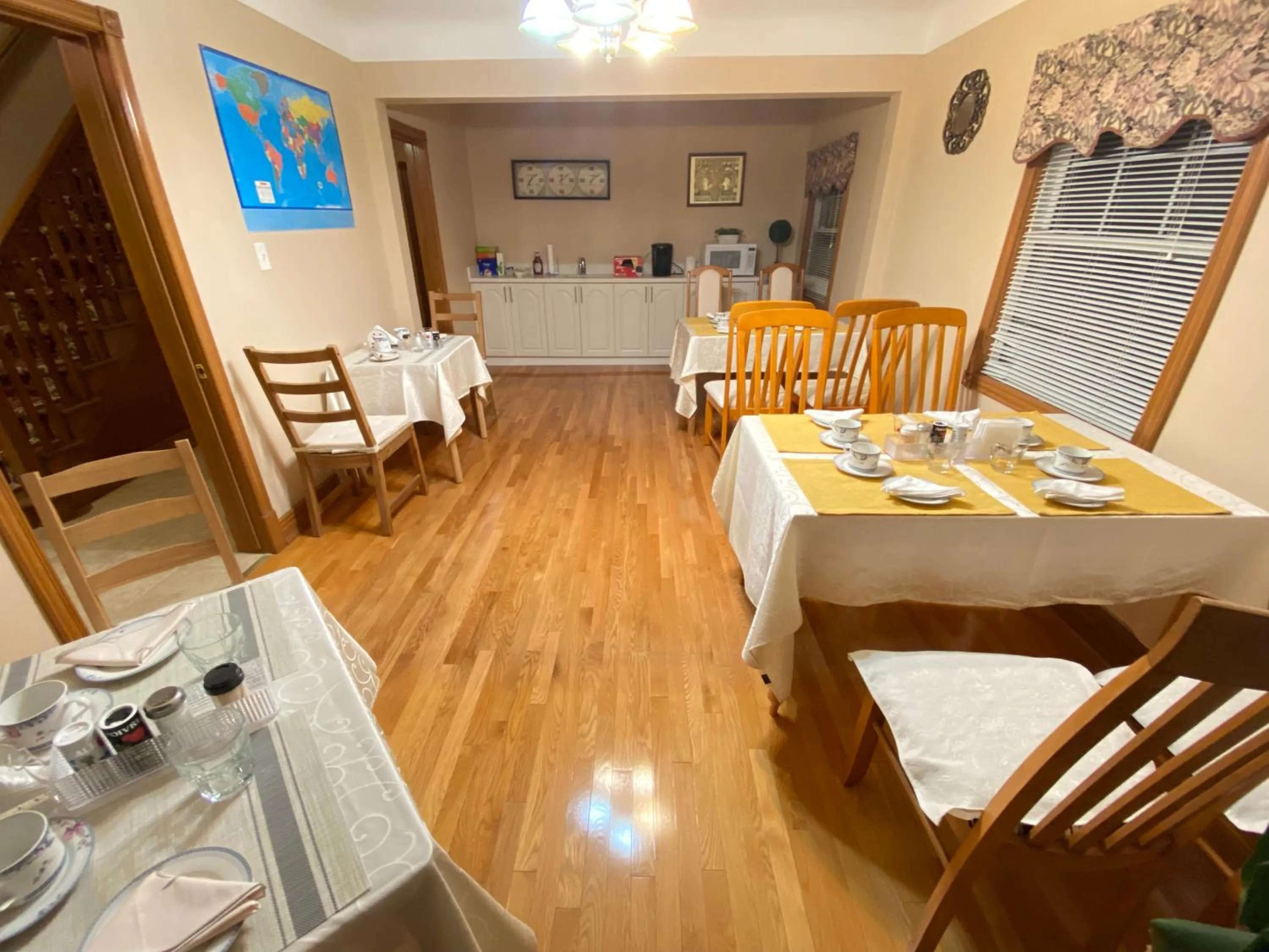 Restaurant/places to eat in Anna's Bed & Breakfast