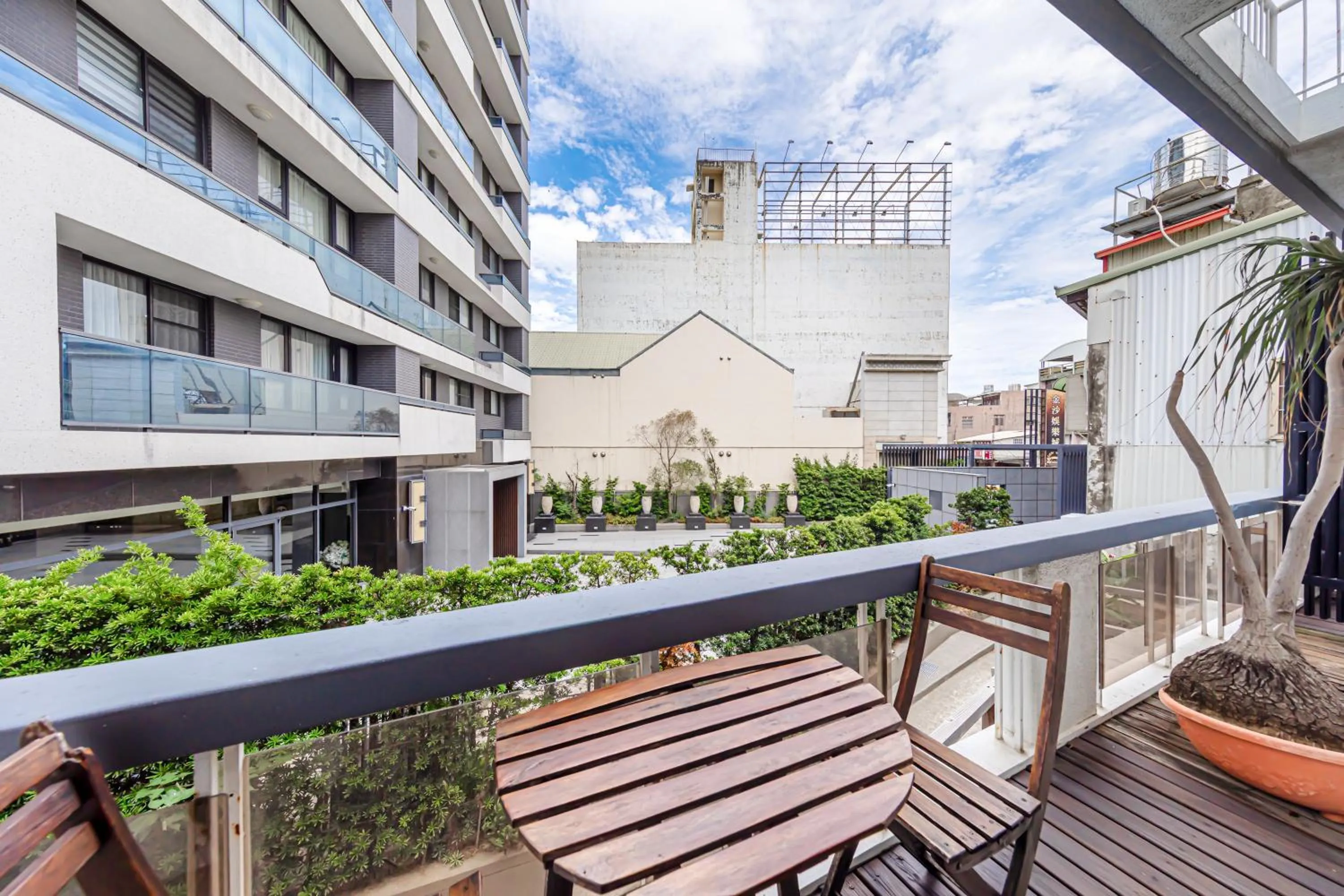 Balcony/Terrace in IsShoNi house