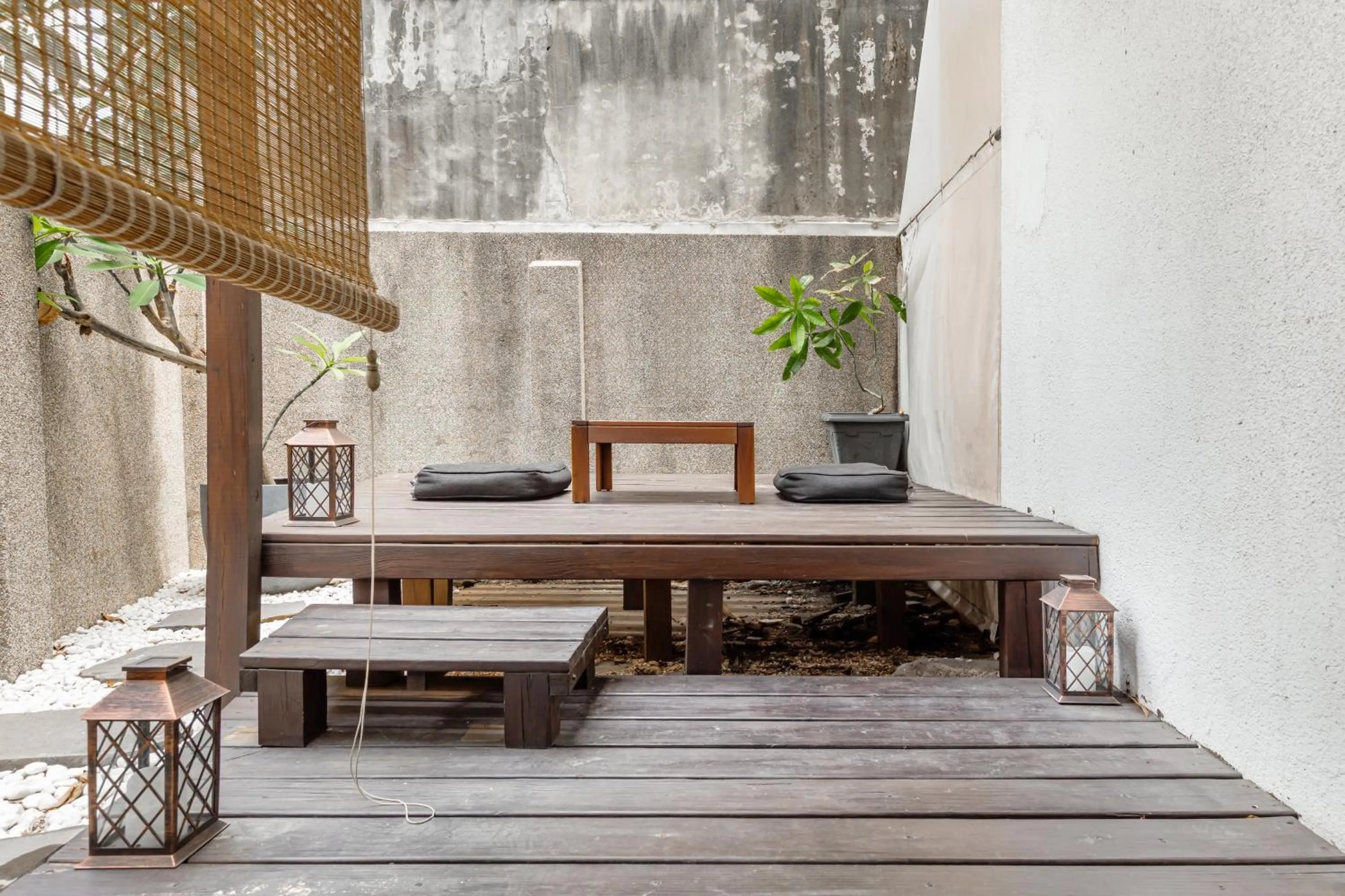Balcony/Terrace in IsShoNi house