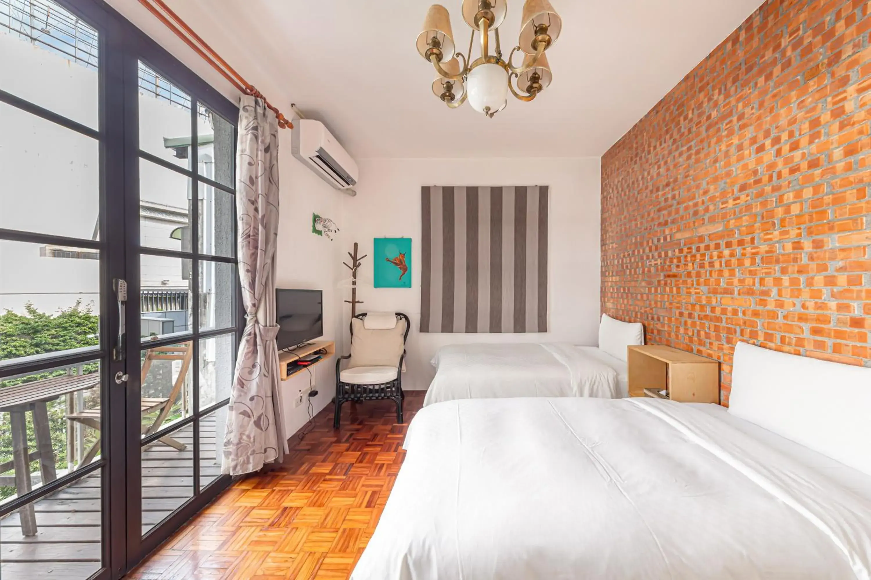 Twin Room with Balcony and Garden View in IsShoNi house Twin Room with Balcony and Garden View in IsShoNi house