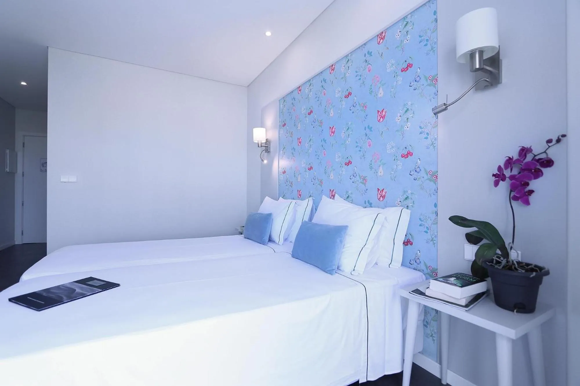 Photo of the whole room, Bed in Agua Hotels Alvor Jardim