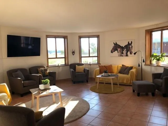 Lobby or reception in Flyingehus Gårdshotell