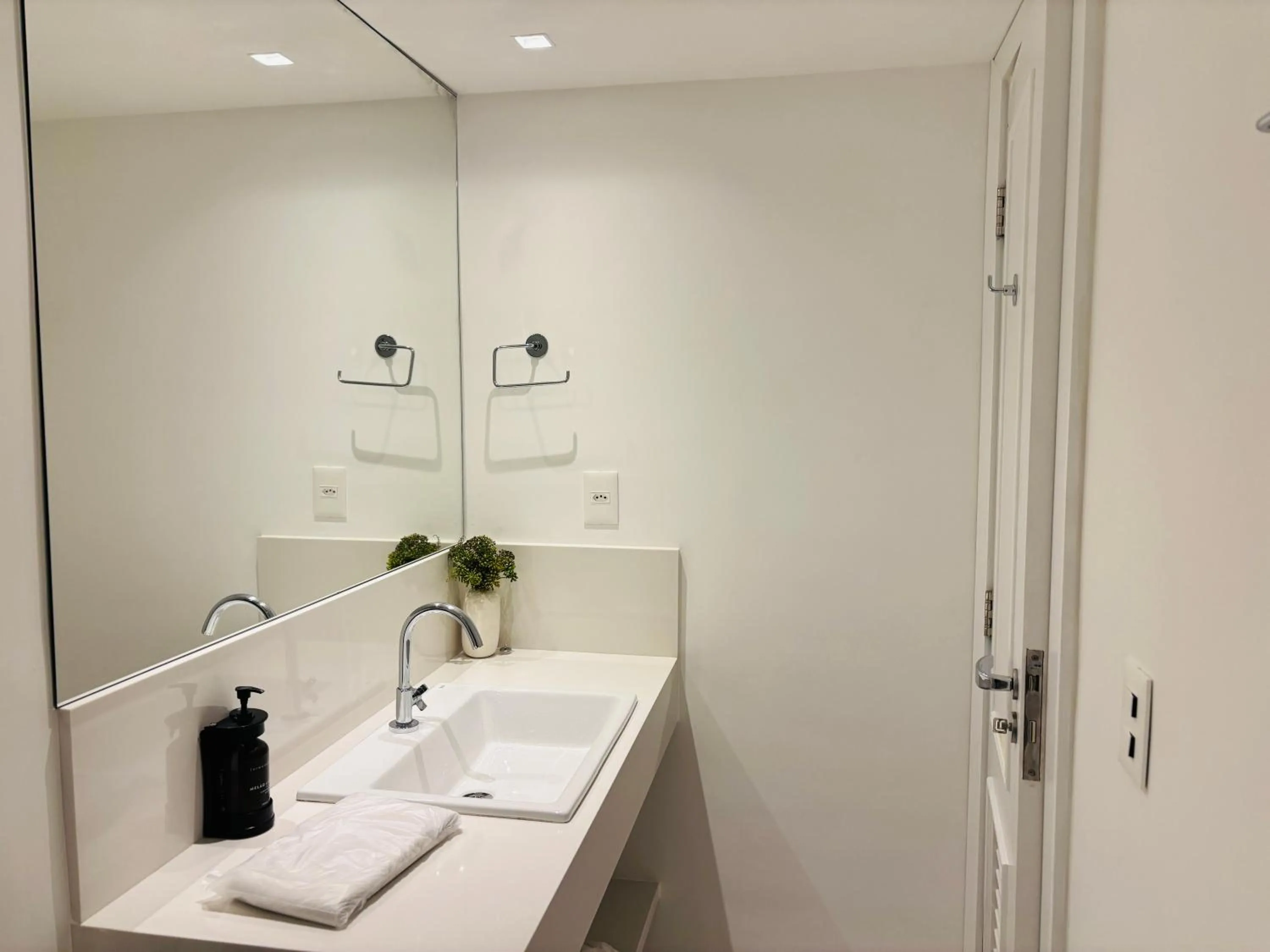 MC FLATS IPANEMA BEACH STAR