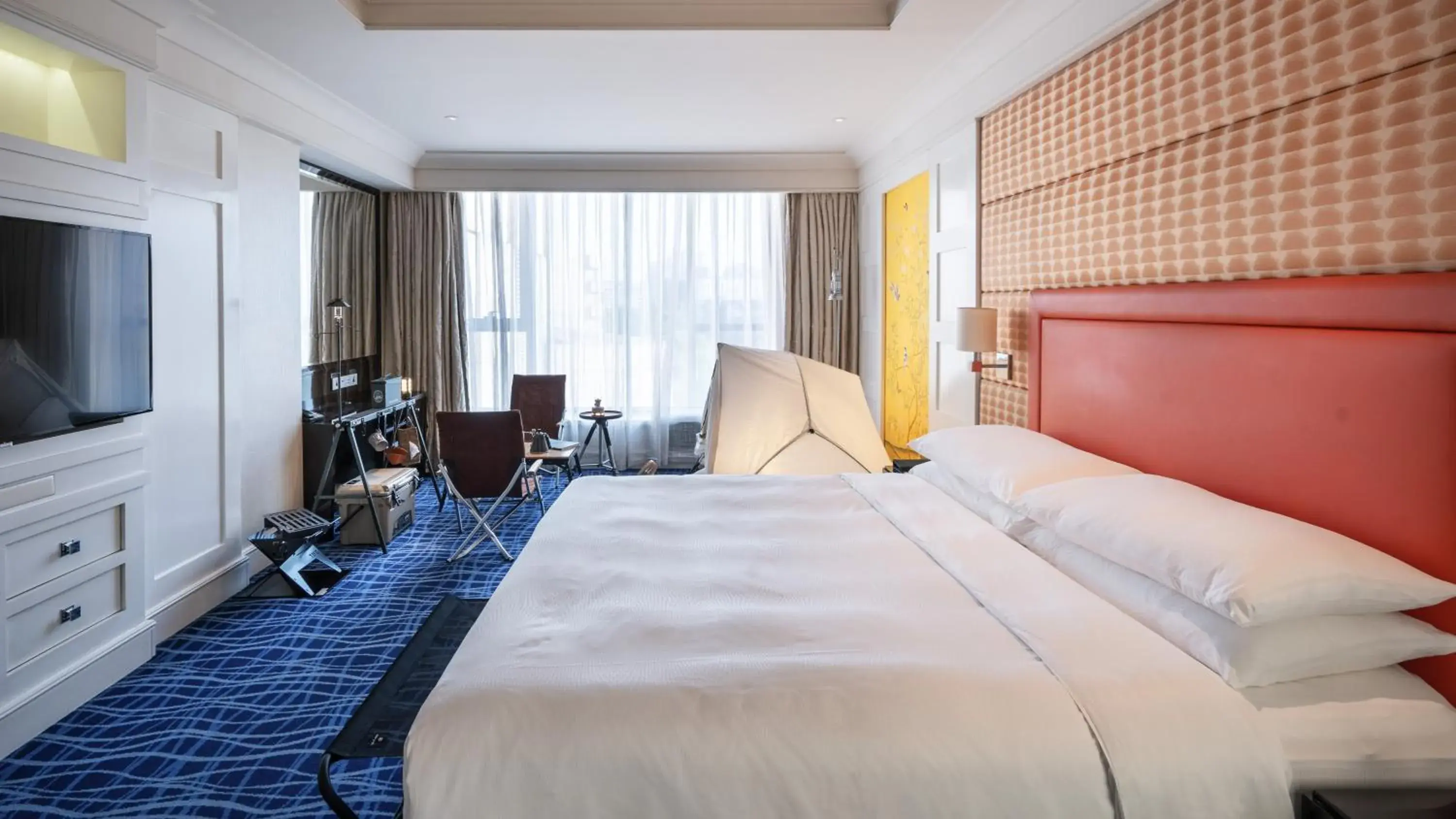 Deluxe Camping King Room with City View in JW Marriott Hotel Hangzhou Deluxe Camping King Room with City View in JW Marriott Hotel Hangzhou