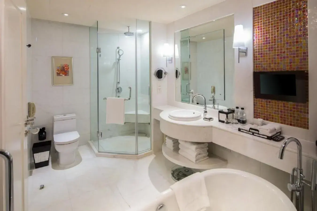 Premier King Room with Lake View - Executive Lounge Access in JW Marriott Hotel Hangzhou Premier King Room with Lake View - Executive Lounge Access in JW Marriott Hotel Hangzhou