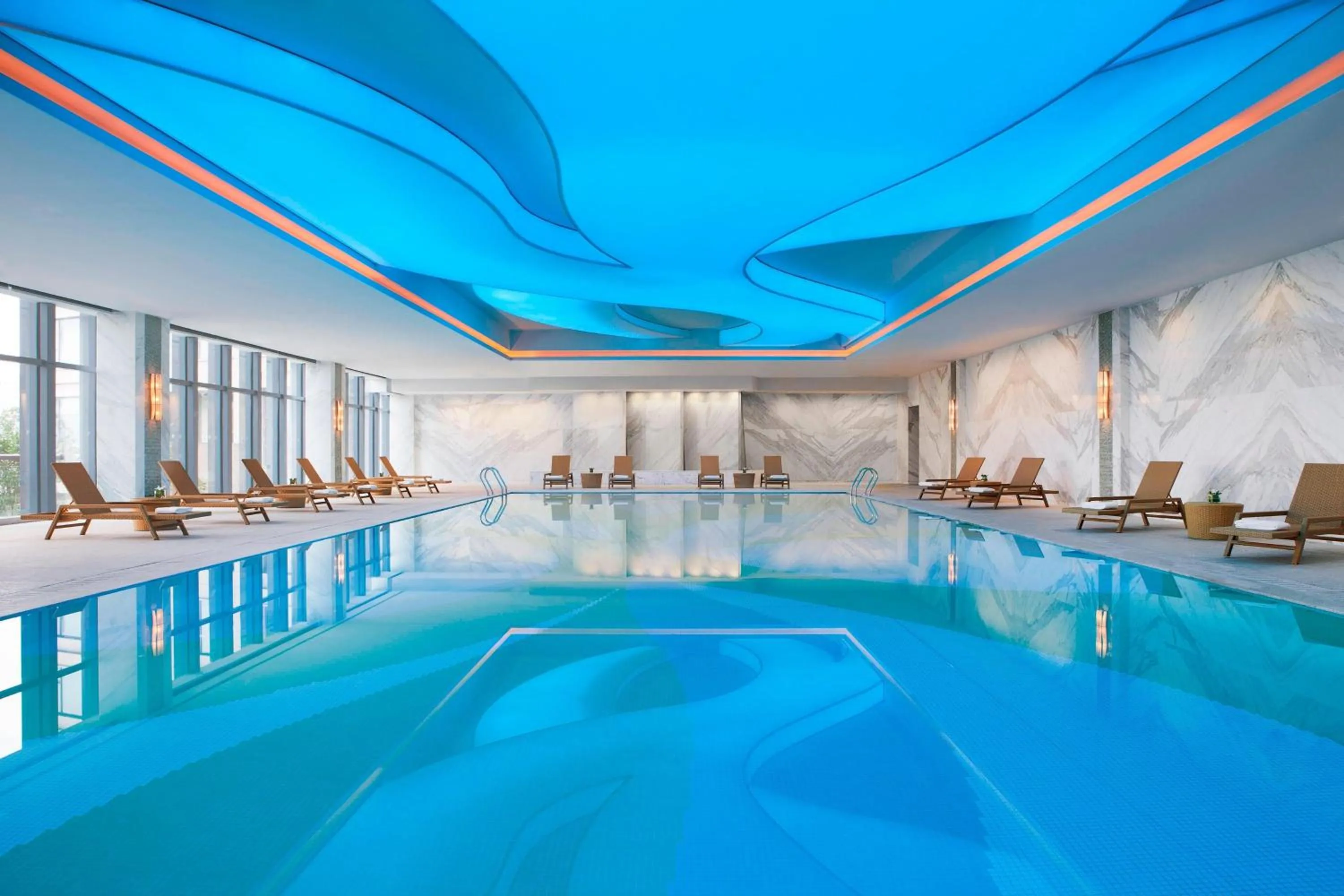 Swimming pool in JW Marriott Hotel Hangzhou
