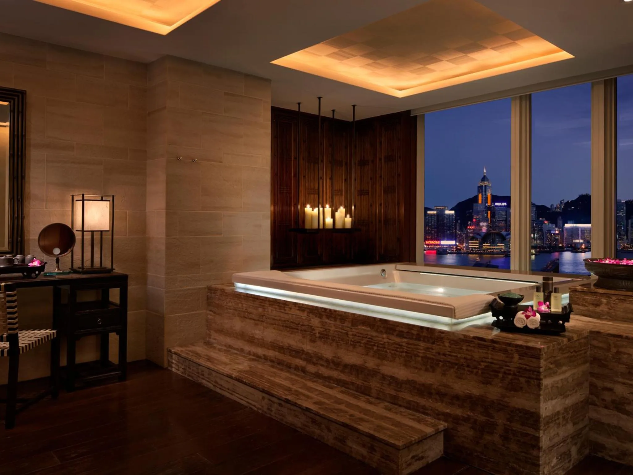 Hot Tub in The Peninsula Hong Kong
