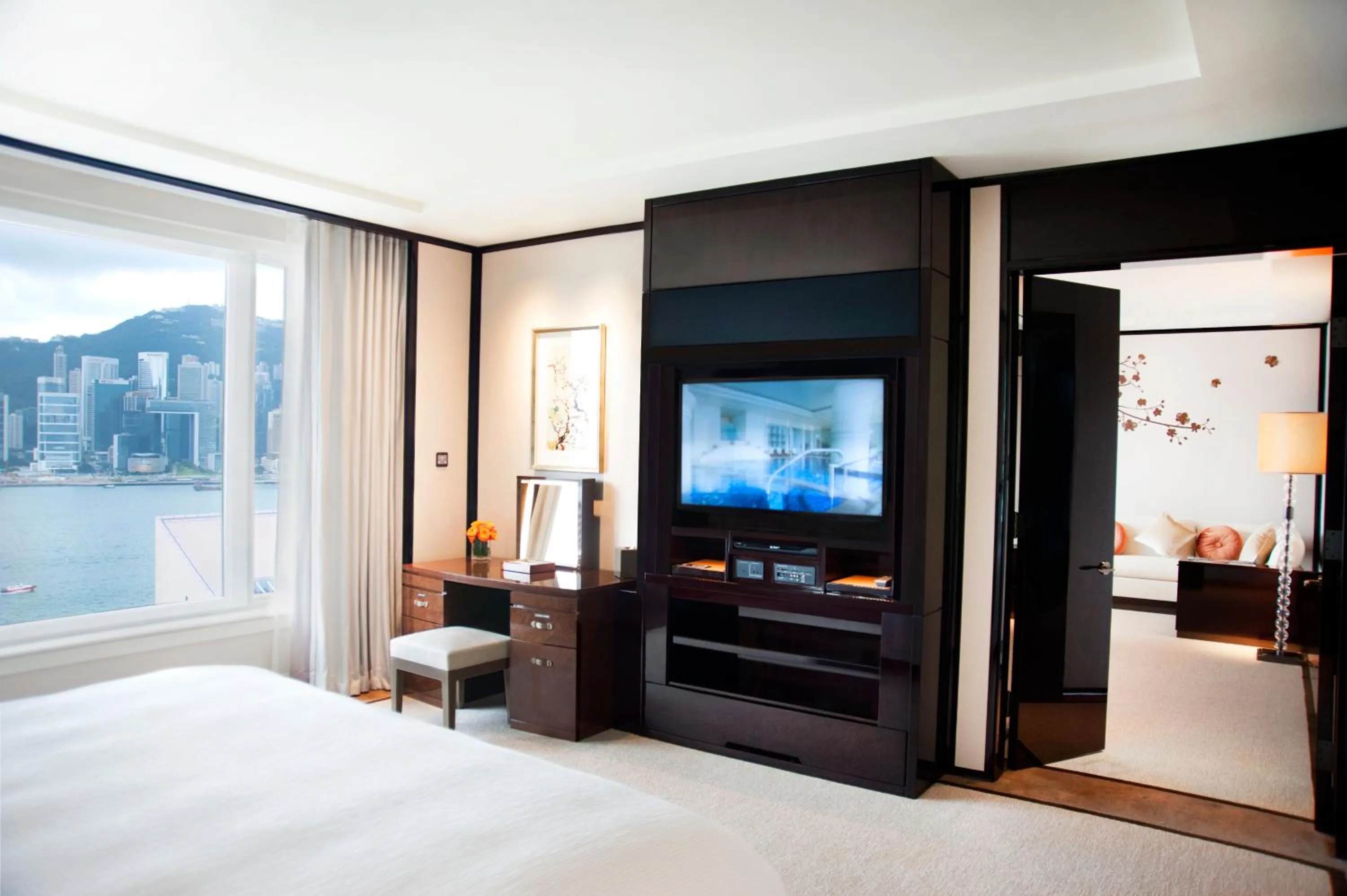 TV and multimedia, Bed in The Peninsula Hong Kong