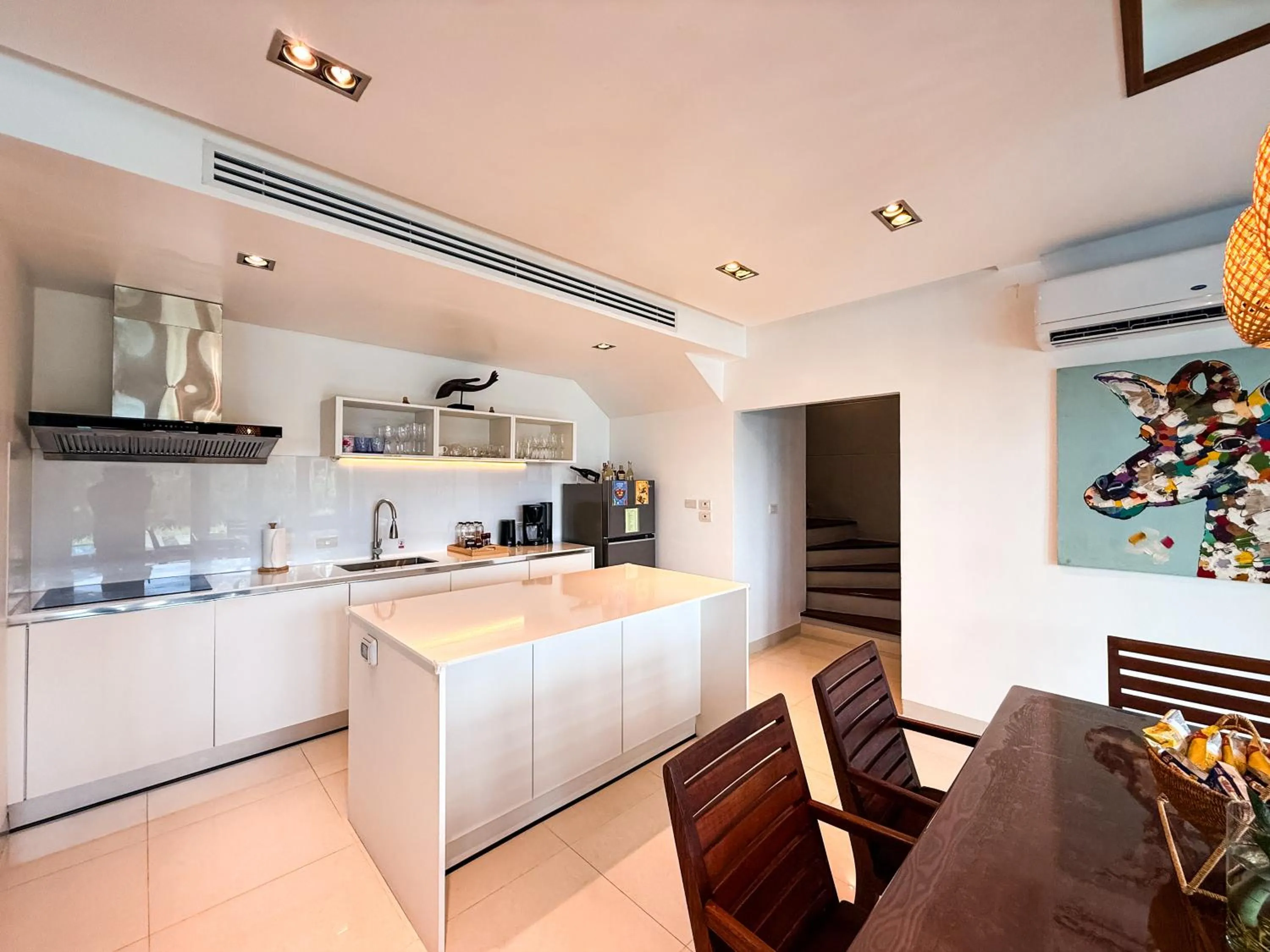 Kitchen or kitchenette in Villa Tantawan Resort - Private Pool Villas